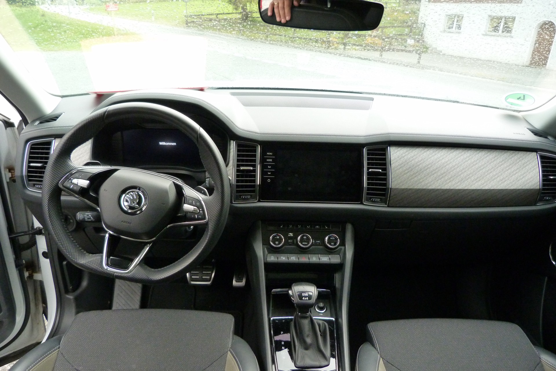 SKODA Kodiaq 2.0 TDI CR SportLine 4x4 DSG-image-4
