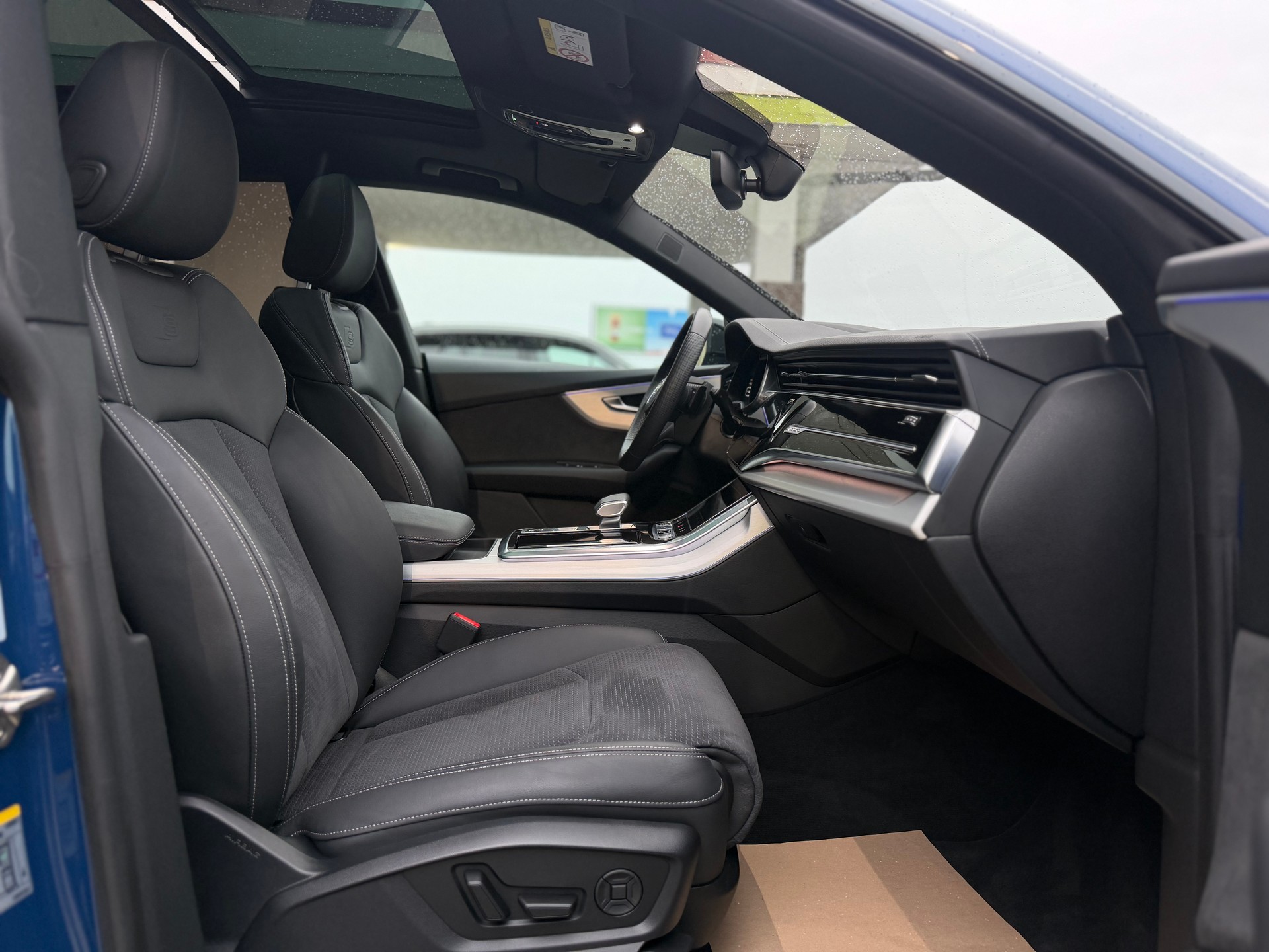 AUDI Q8 SUV 55 TFSI quattro tiptronic-image-14