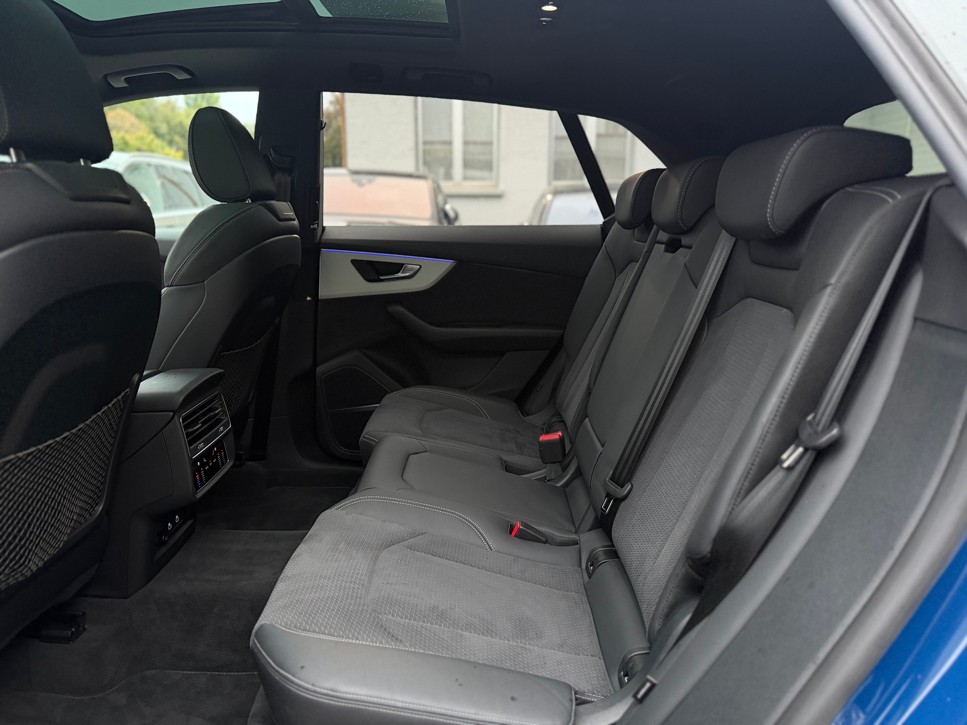 AUDI Q8 SUV 55 TFSI quattro tiptronic-image-11