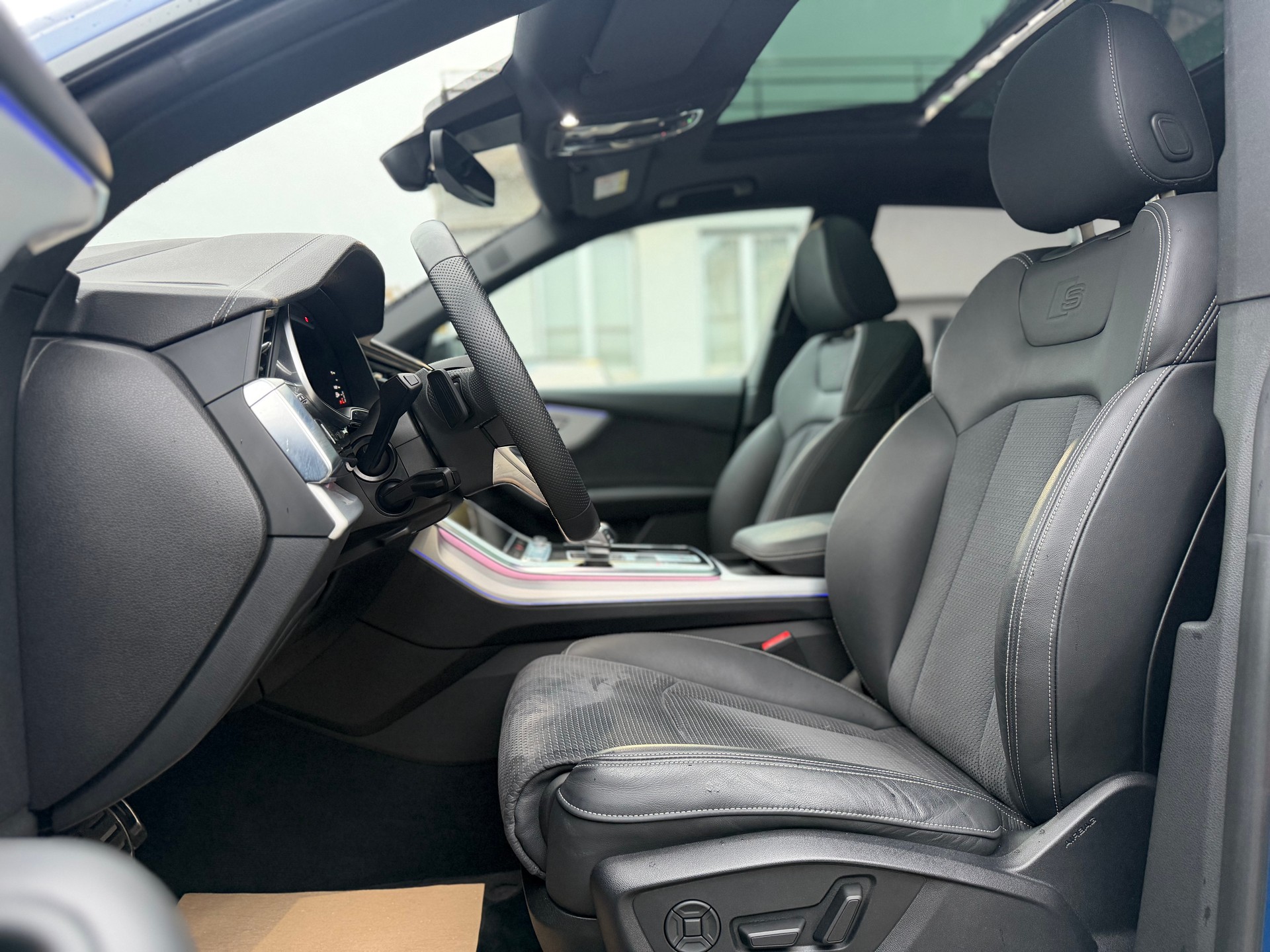 AUDI Q8 SUV 55 TFSI quattro tiptronic-image-10