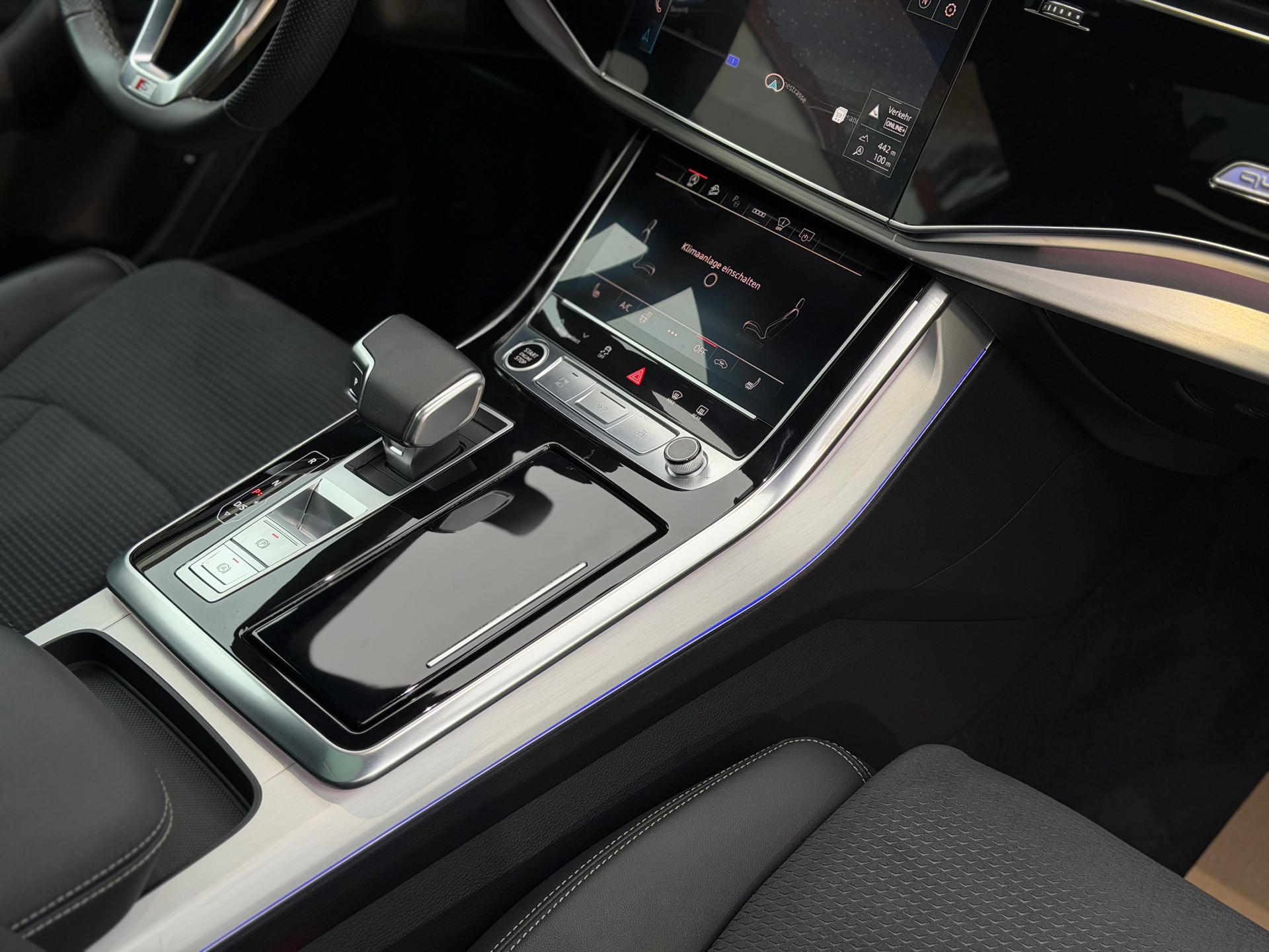 AUDI Q8 SUV 55 TFSI quattro tiptronic-image-17