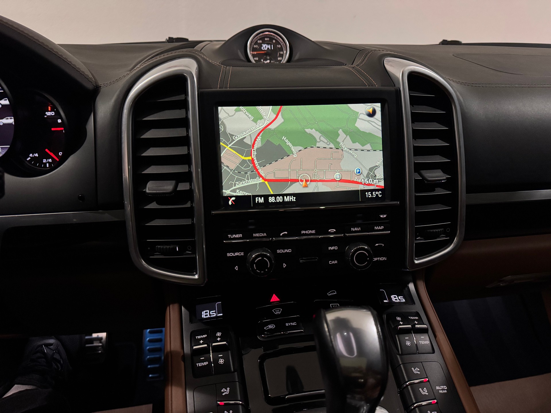 PORSCHE Cayenne S | 1.Hand | Approved Garantie |-image-21