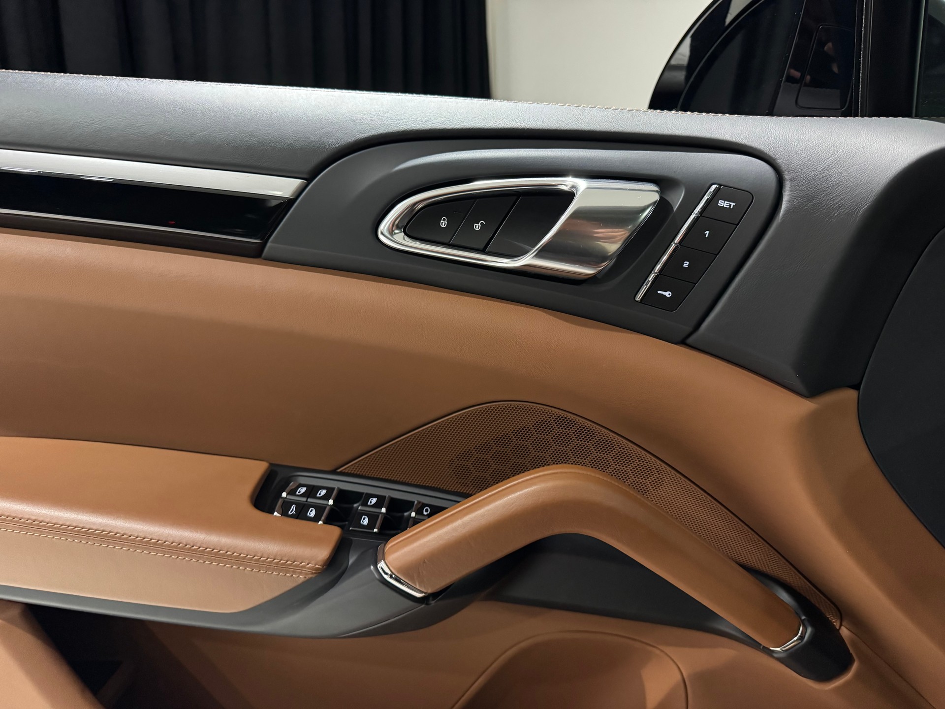 PORSCHE Cayenne S | 1.Hand | Approved Garantie |-image-27