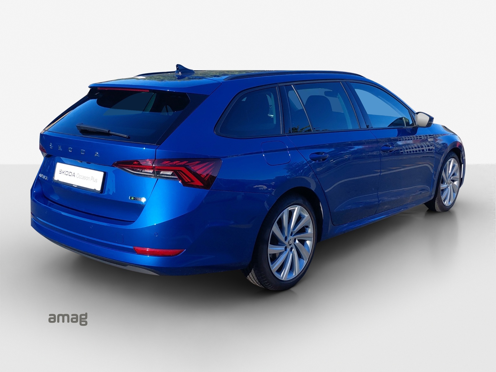SKODA Octavia Combi 1.5 TSI mHEV DSG Style-image-4