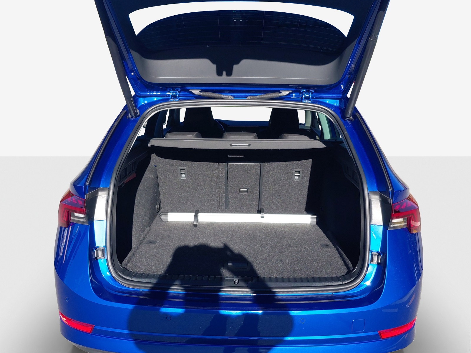 SKODA Octavia Combi 1.5 TSI mHEV DSG Style-image-12