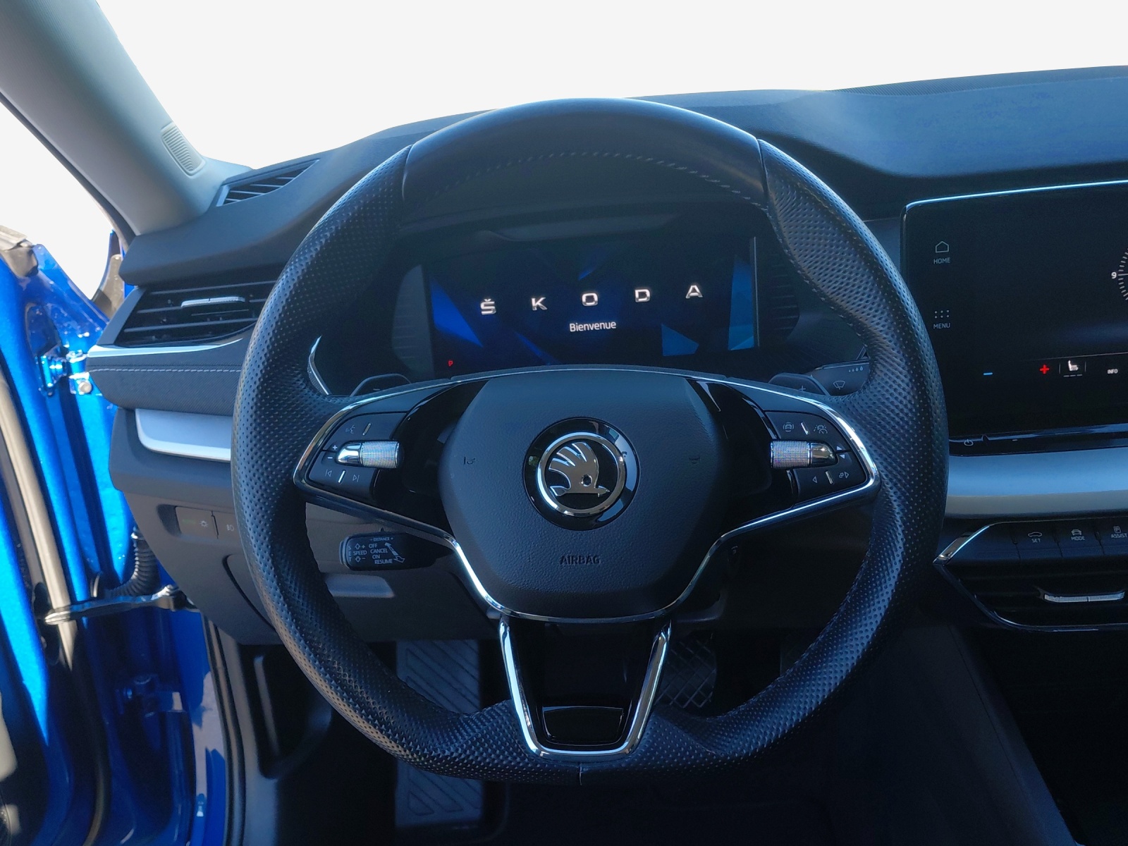 SKODA Octavia Combi 1.5 TSI mHEV DSG Style-image-9