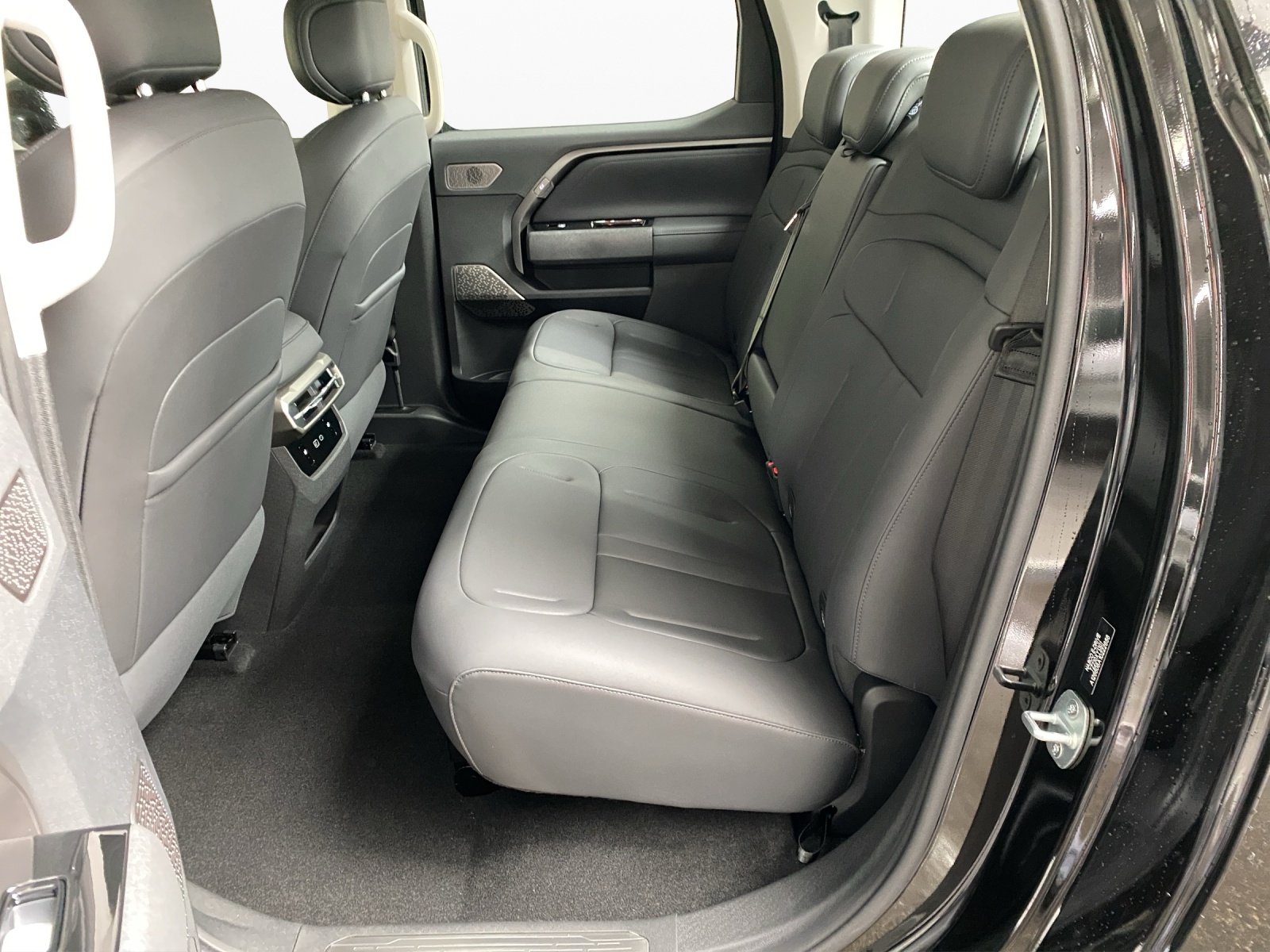 MAXUS eTerron 9 E-Motor 102kWh Luxury-image-10