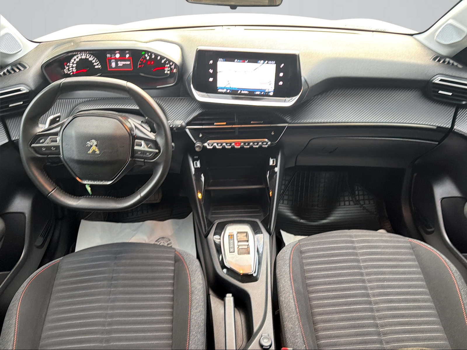 PEUGEOT 208 1.2 PureTech Active Pack EAT8-image-8