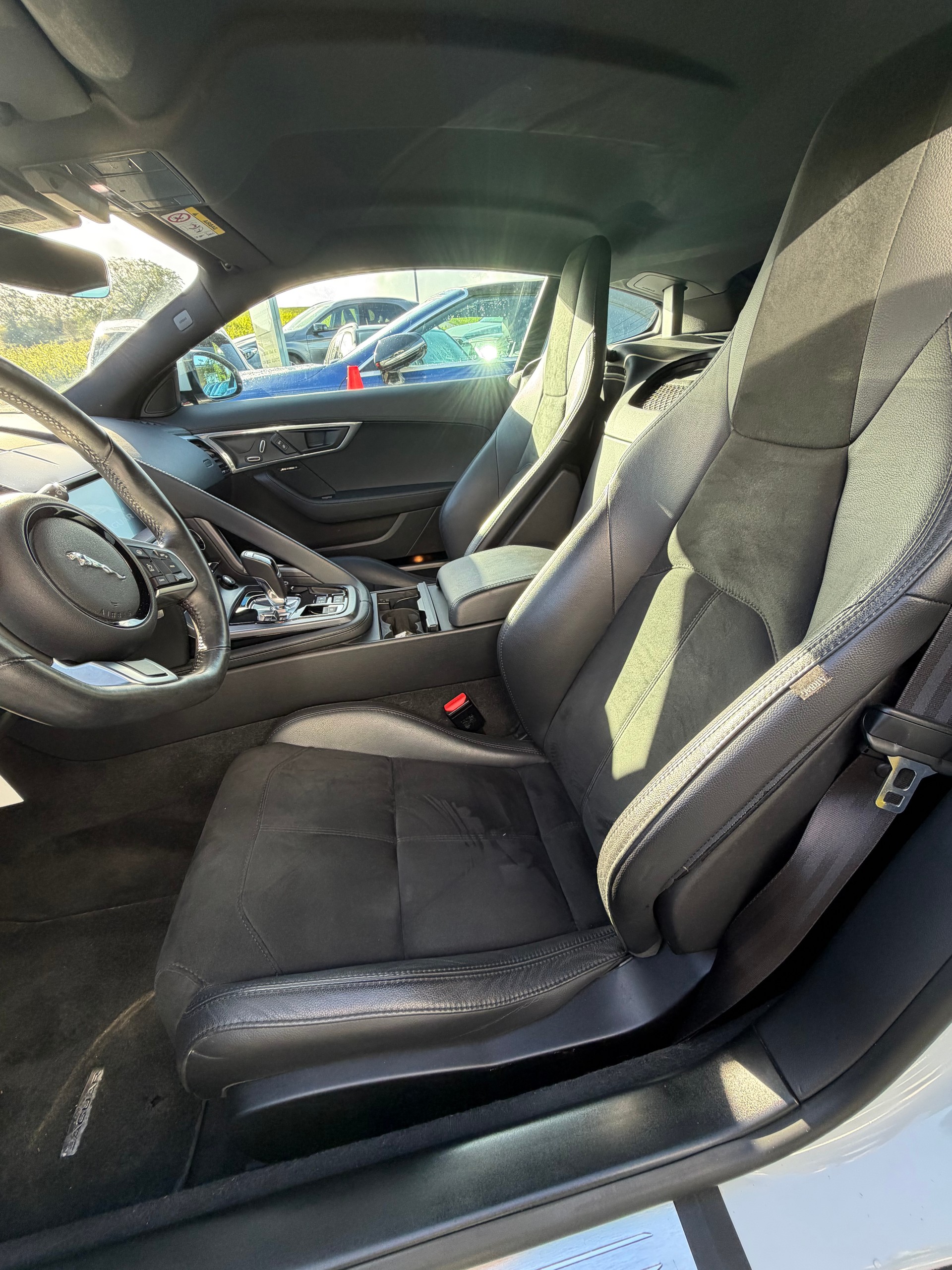 JAGUAR F-Type Coupé 2.0 I4 Automatik-image-4