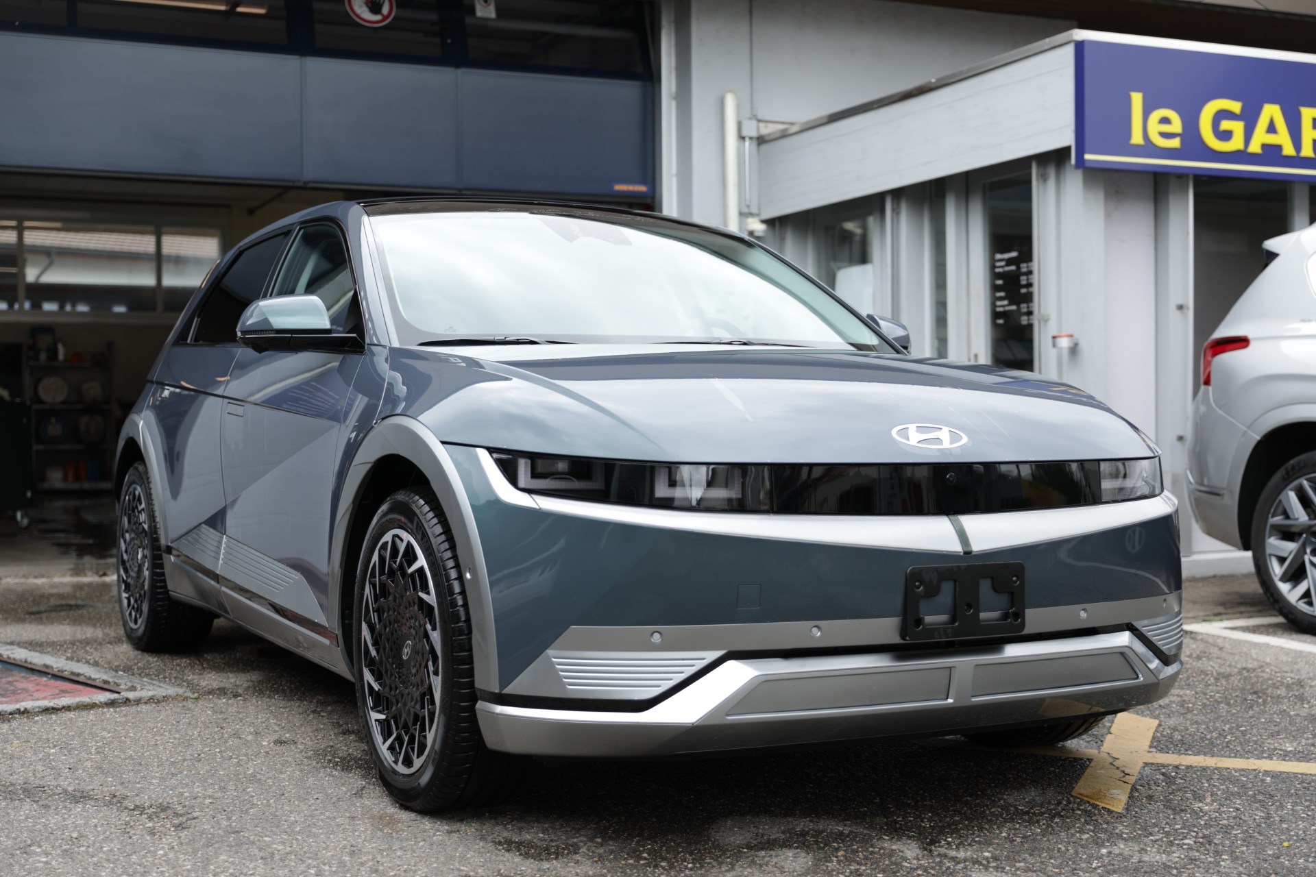 HYUNDAI Ioniq 5 77kWh Vertex 4WD-image-4