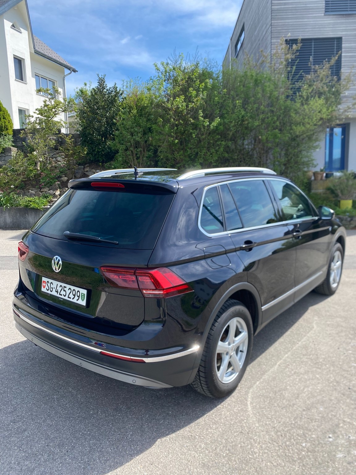 VW Tiguan 2.0TSI Comfortline 4Motion DSG-image-2