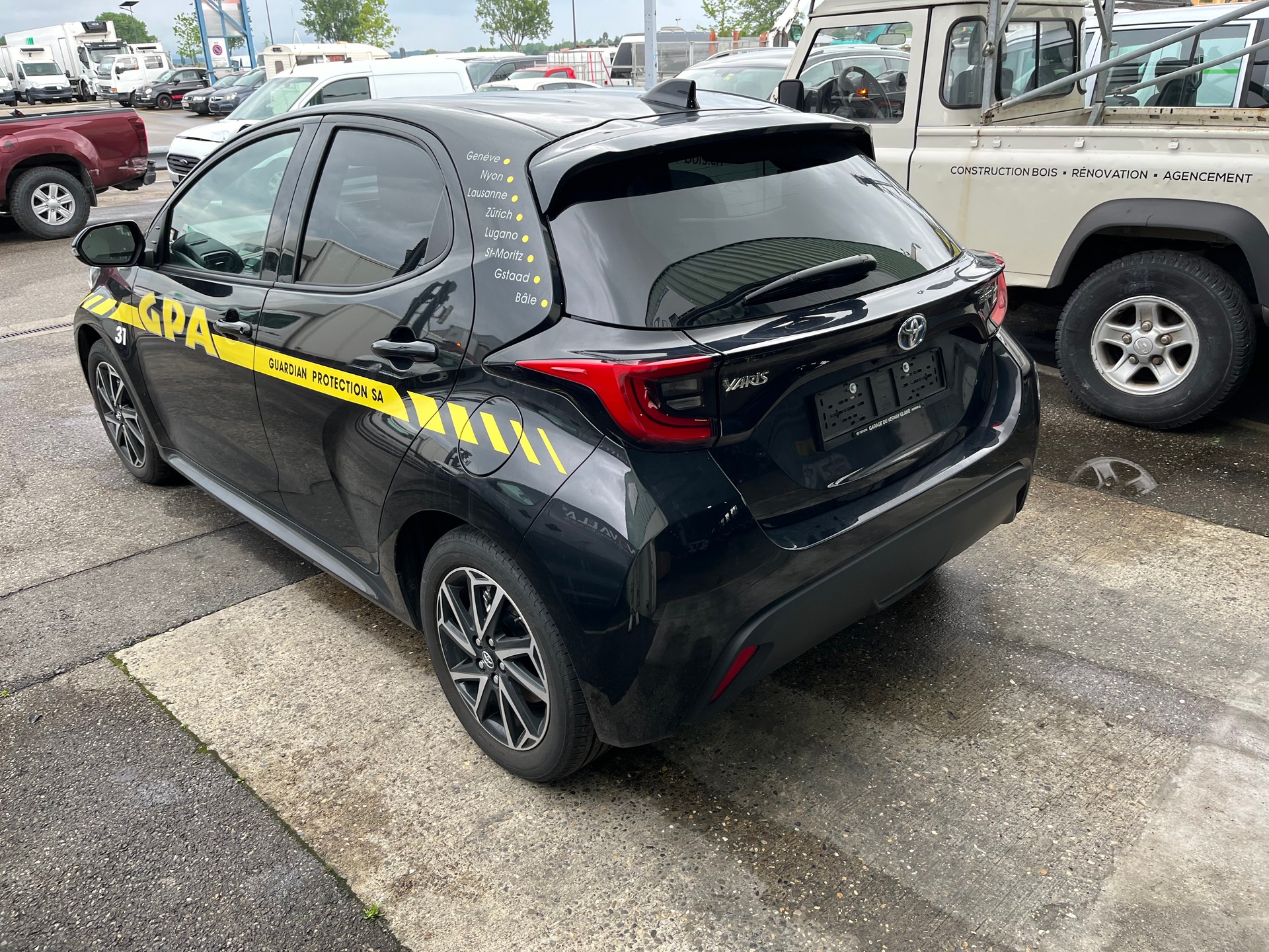 TOYOTA Yaris 1.5 Active e-CVT-image-8