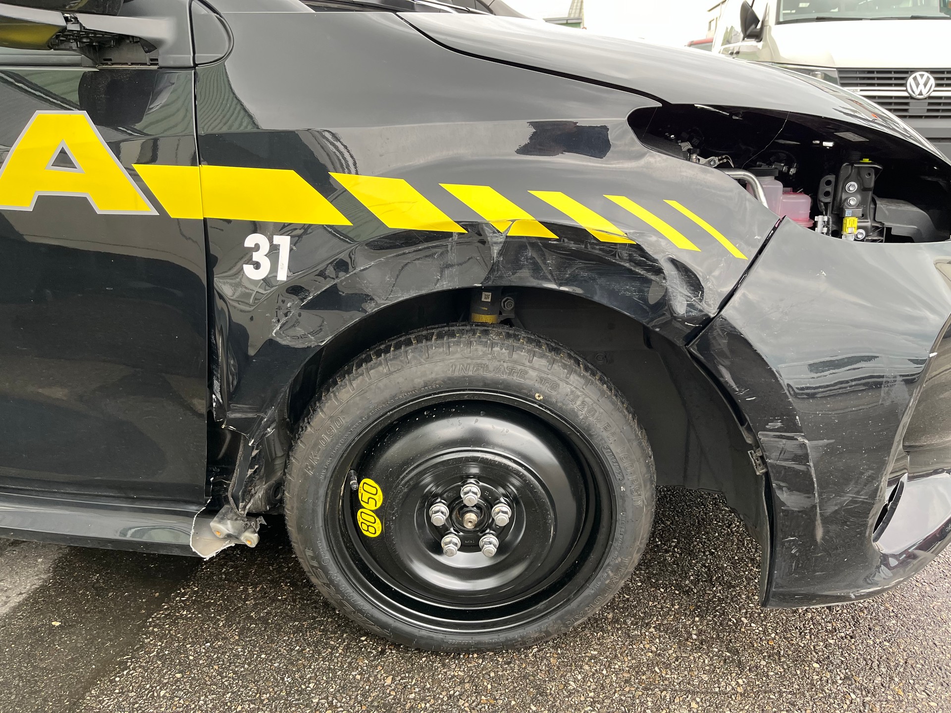 TOYOTA Yaris 1.5 Active e-CVT-image-2