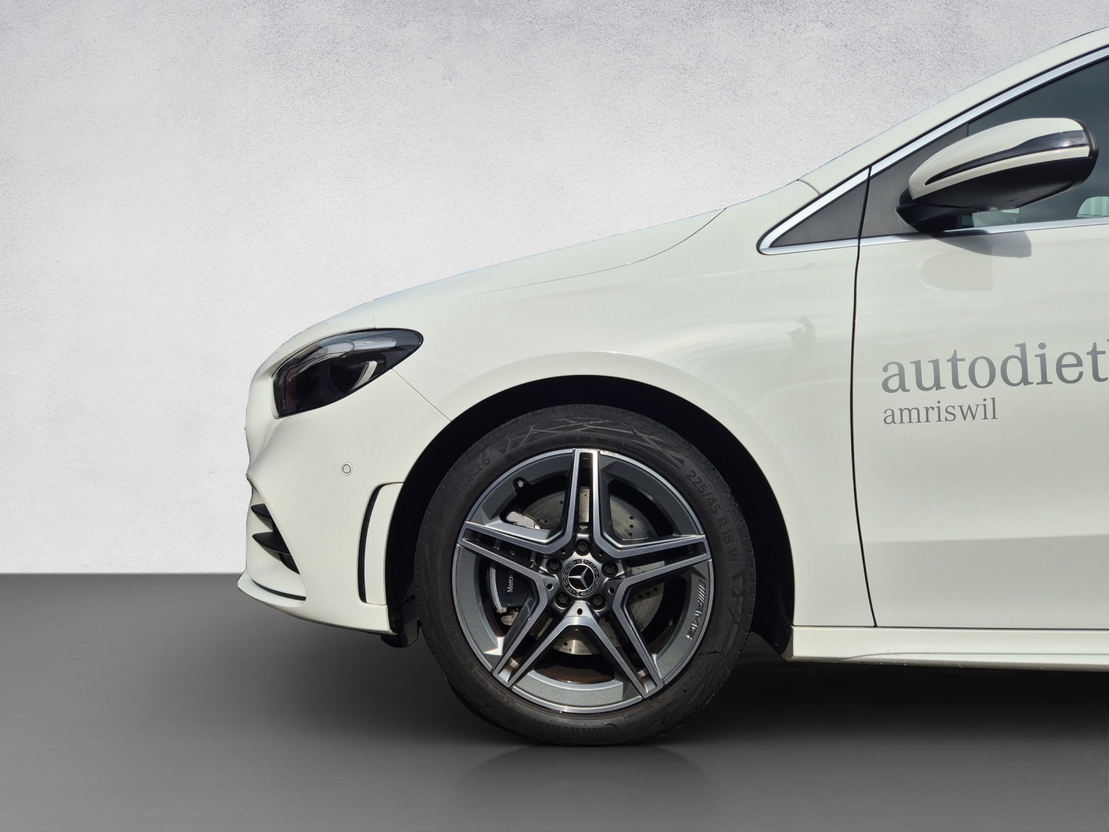 MERCEDES-BENZ B 250 e AMG Line-image-5