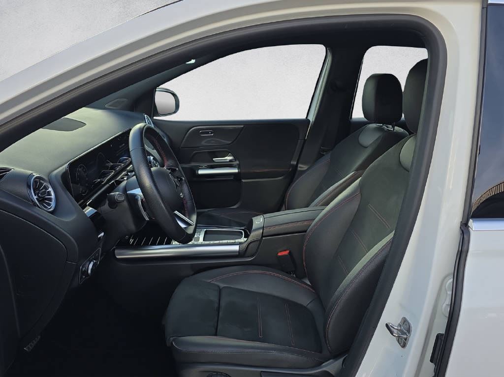 MERCEDES-BENZ B 250 e AMG Line-image-9