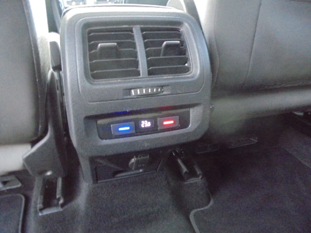 VW Touran 2.0 TDI BlueMotion Technology Highline DSG-image-12