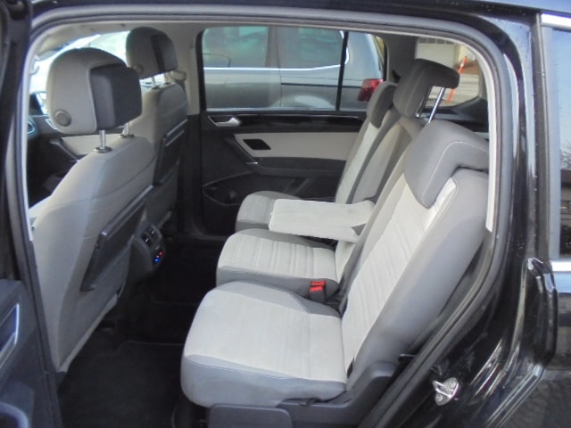 VW Touran 2.0 TDI BlueMotion Technology Highline DSG-image-11