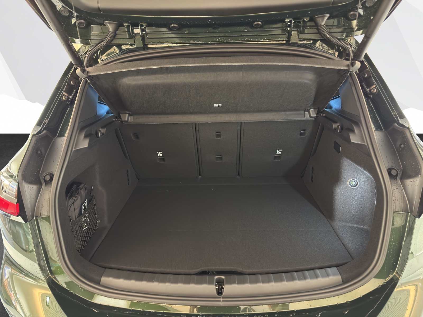BMW 225e xDrive Active Tourer-image-14