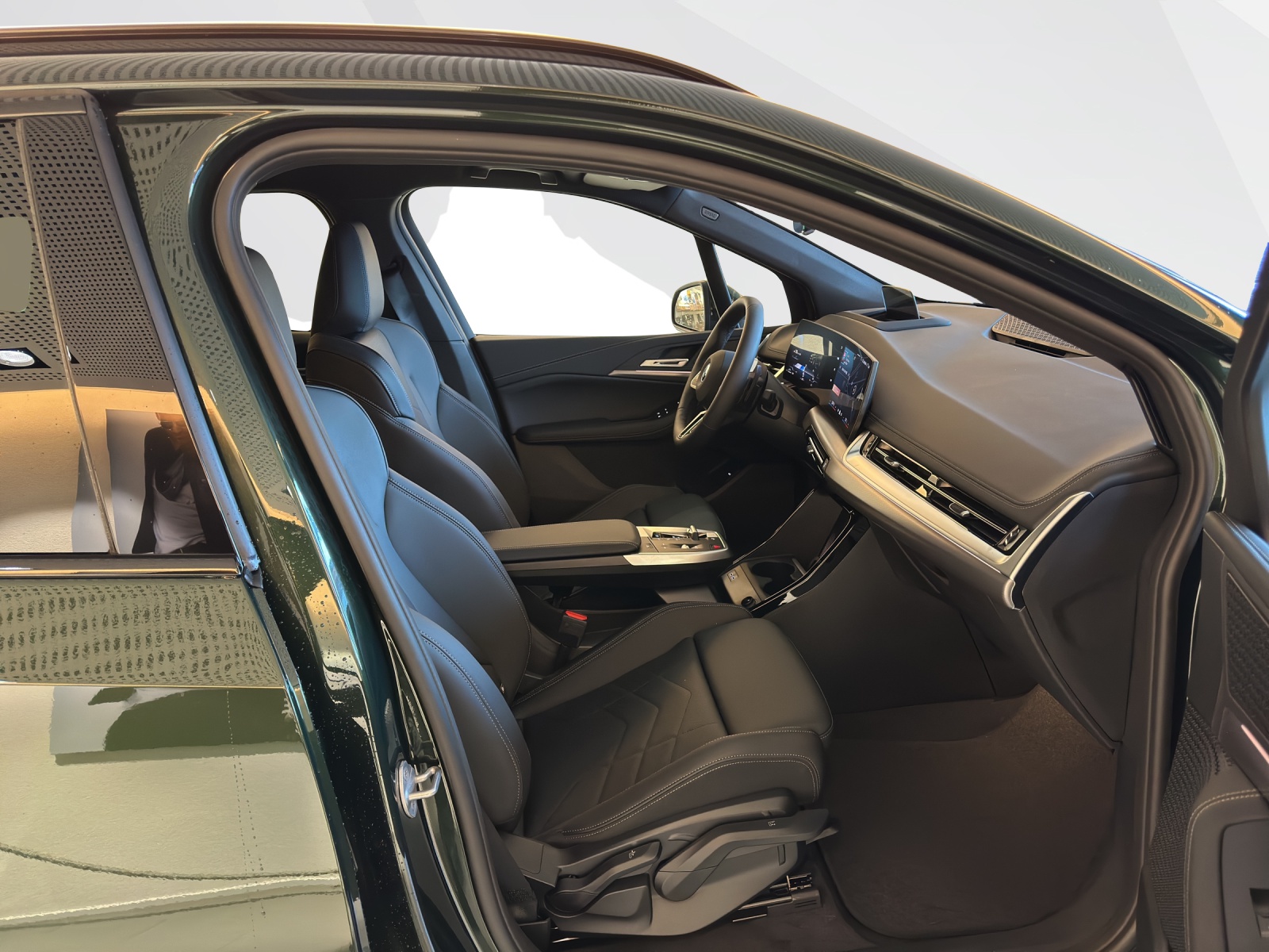 BMW 225e xDrive Active Tourer-image-12