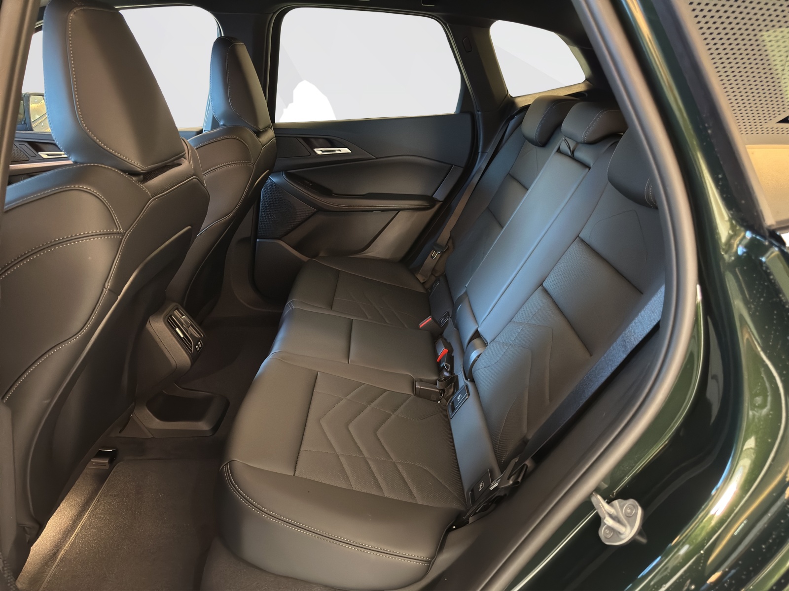 BMW 225e xDrive Active Tourer-image-13