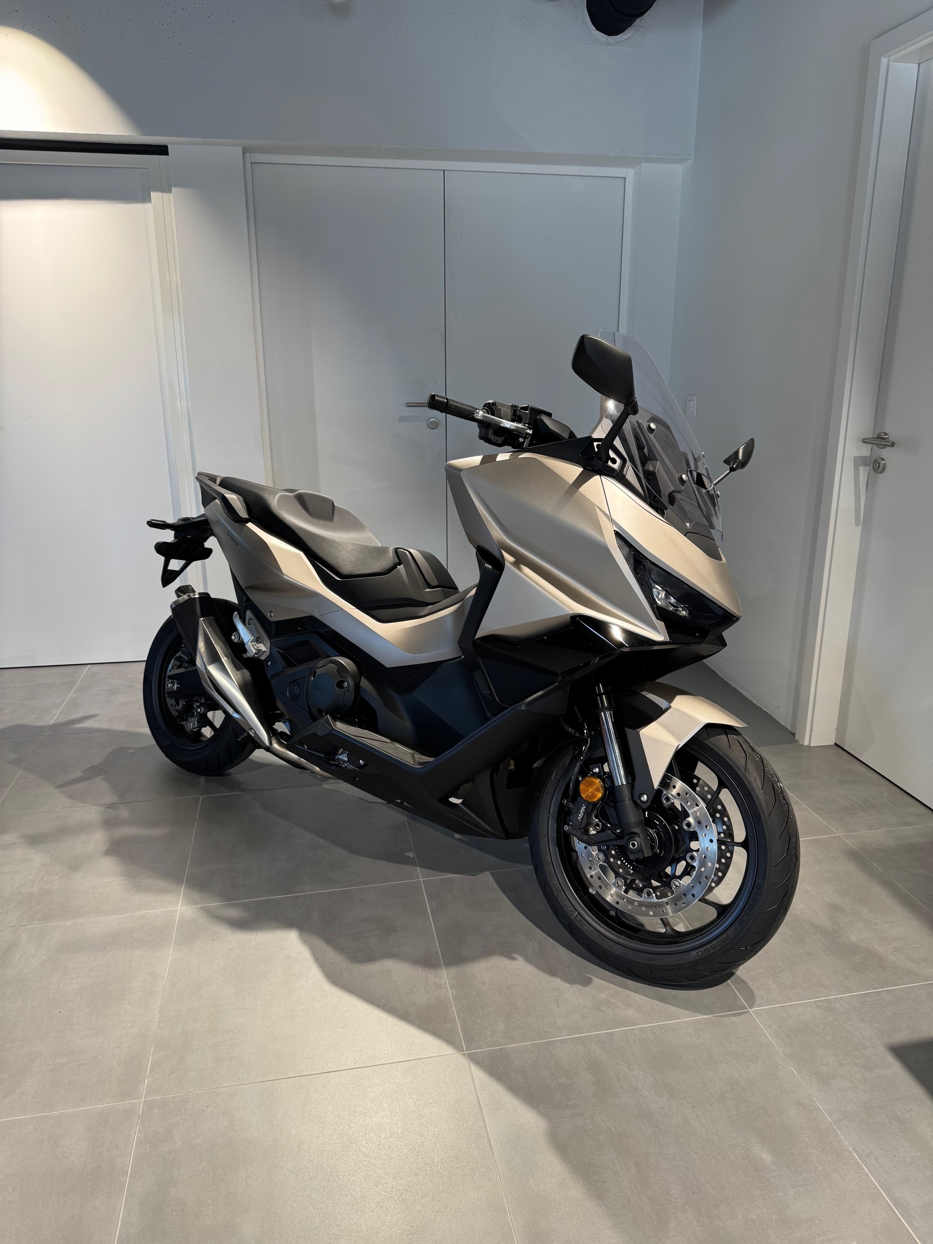 HONDA FORZA 750