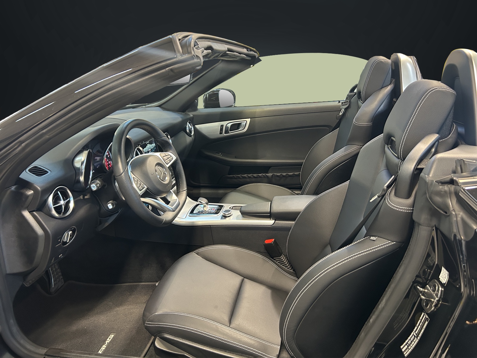 MERCEDES-BENZ SLC 200 AMG Line 9G-Tronic-image-12