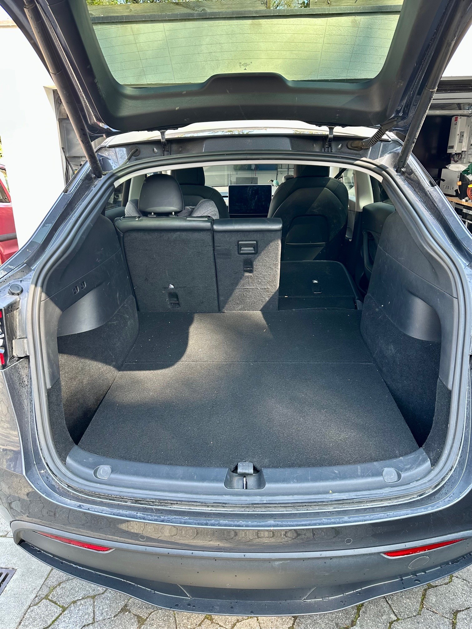 TESLA Model Y Long Range-image-4
