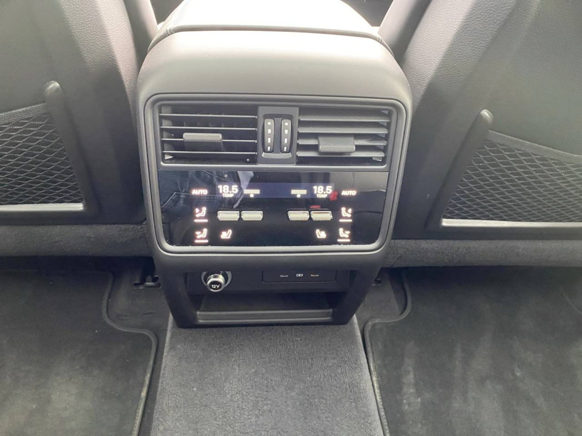 PORSCHE Cayenne S E-Hybrid Coupé-image-24
