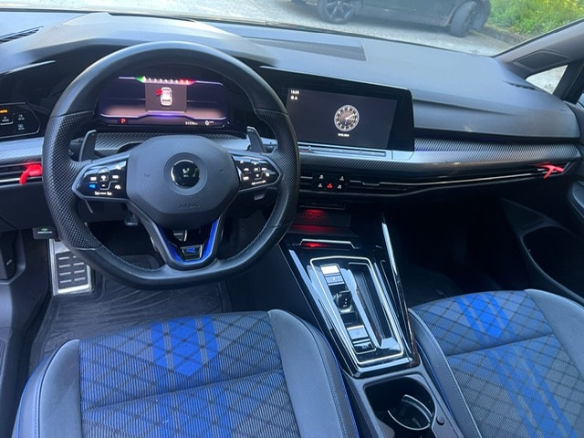 VW GOLF VIII 2.0 TSI R 20 YEARS PERF DSG 4MOTION-image-3