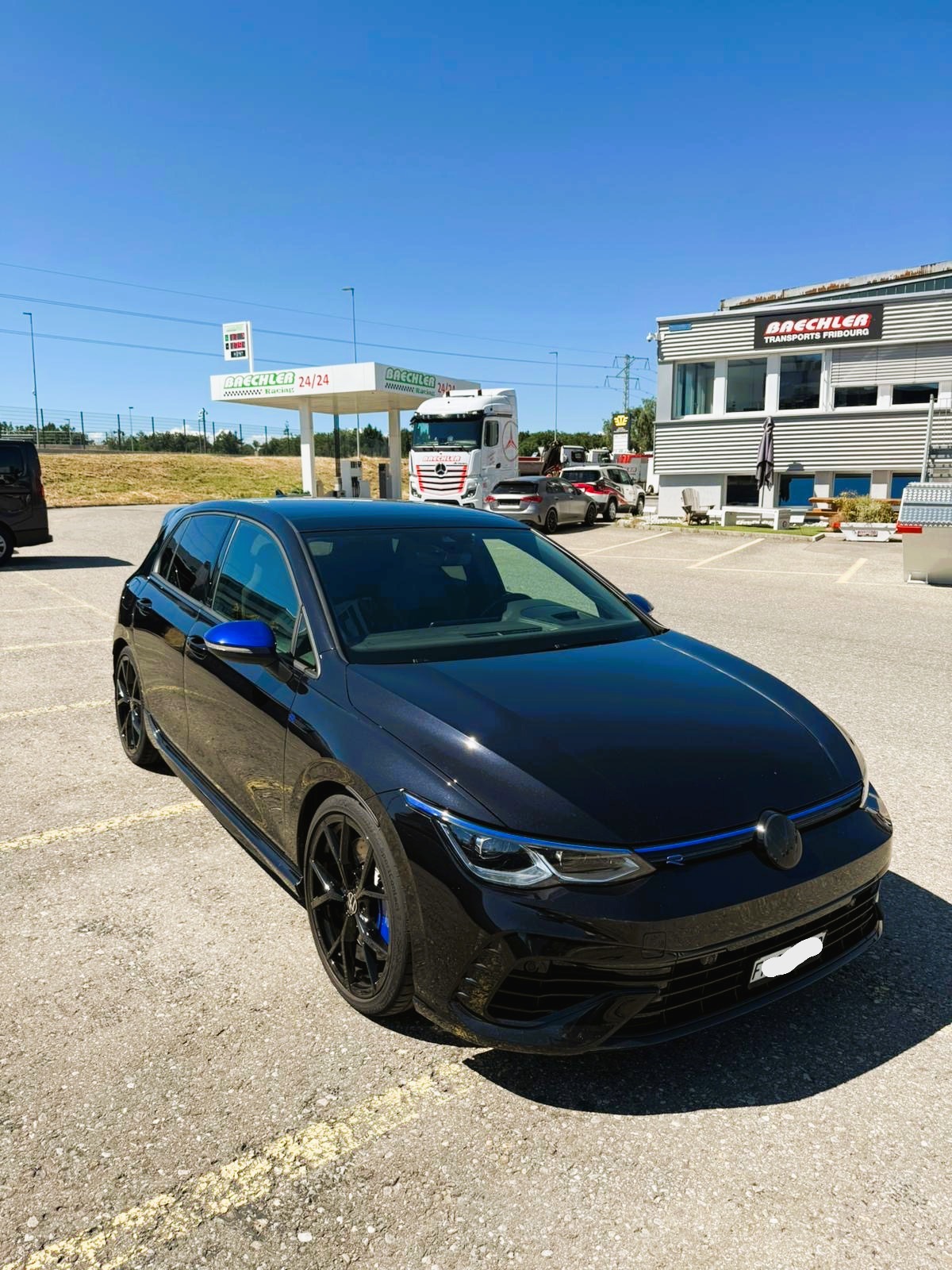 VW GOLF VIII 2.0 TSI R 20 YEARS PERF DSG 4MOTION-image-0