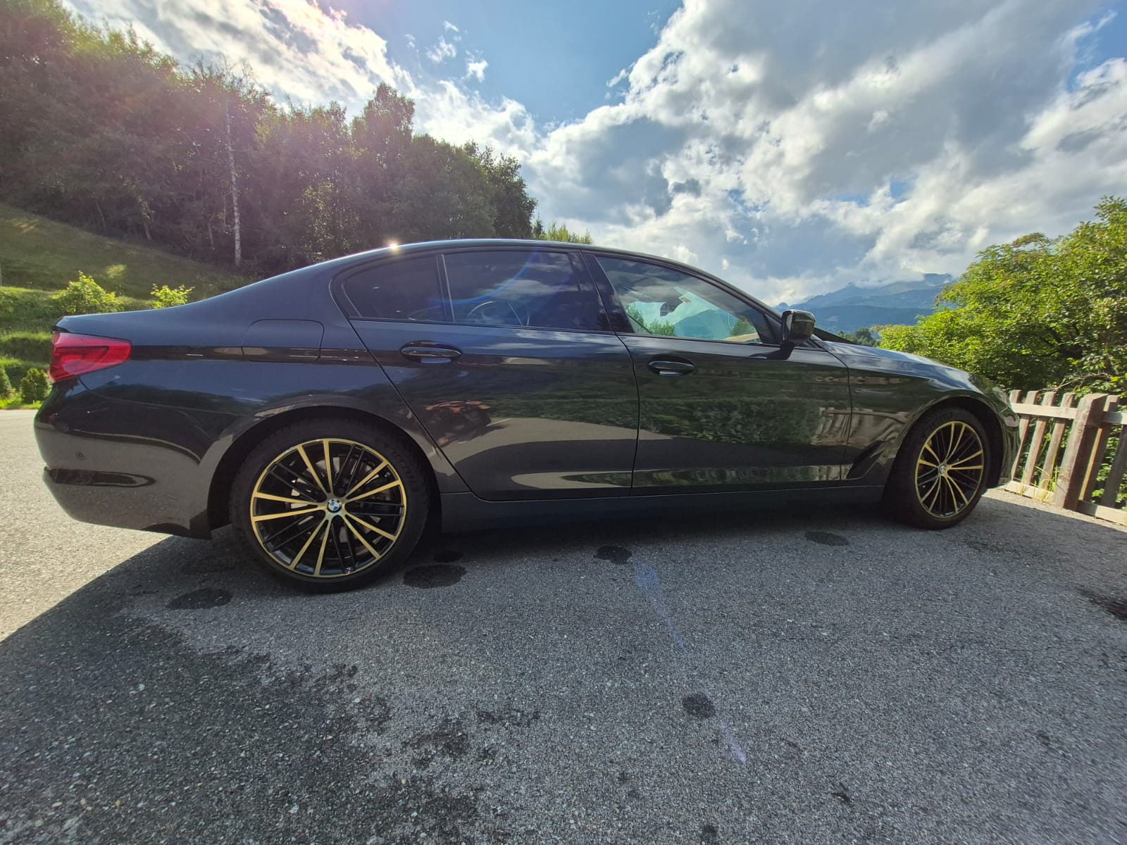 BMW 530d xDrive Sport Line Steptronic-image-17