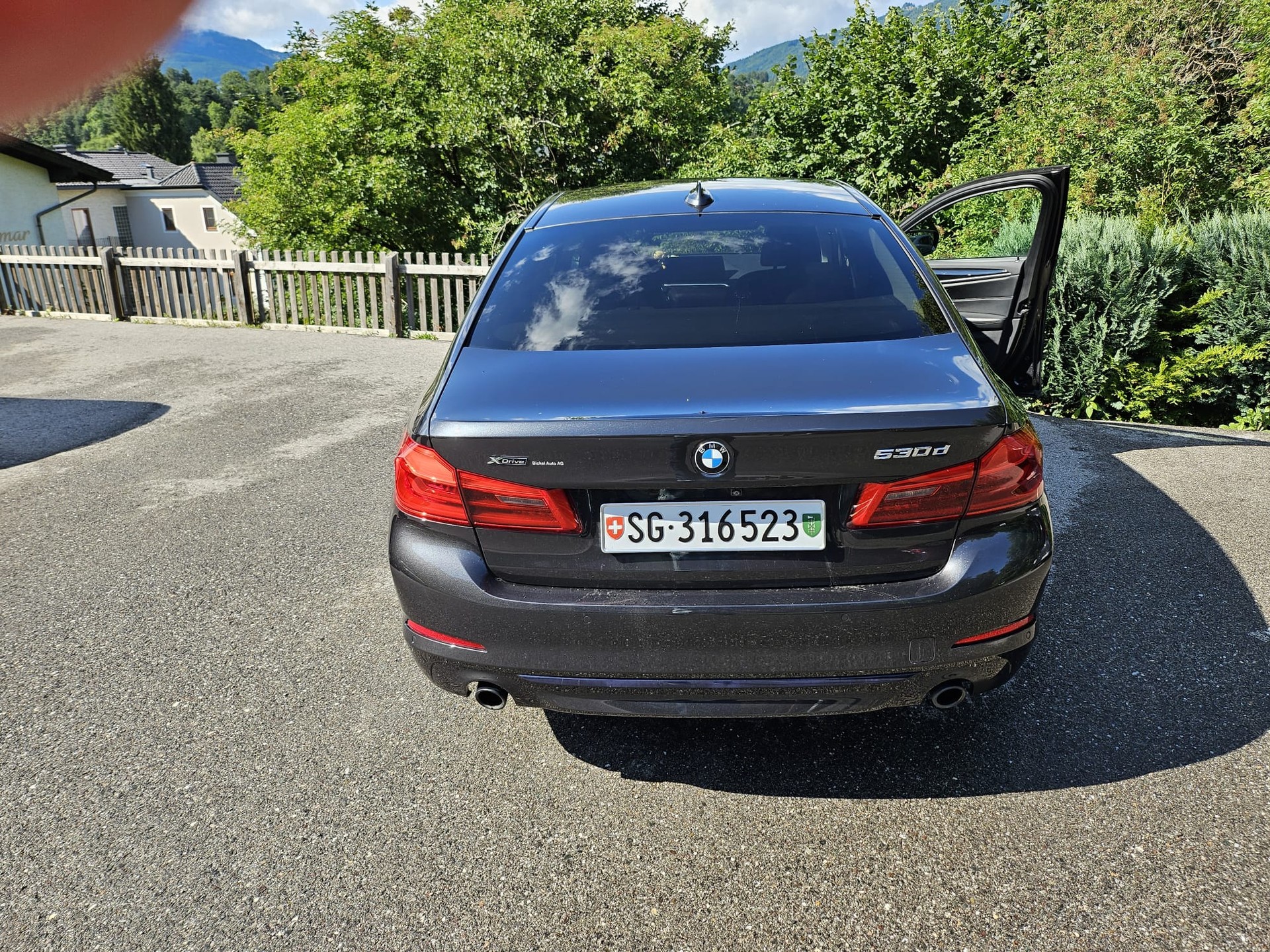 BMW 530d xDrive Sport Line Steptronic-image-4
