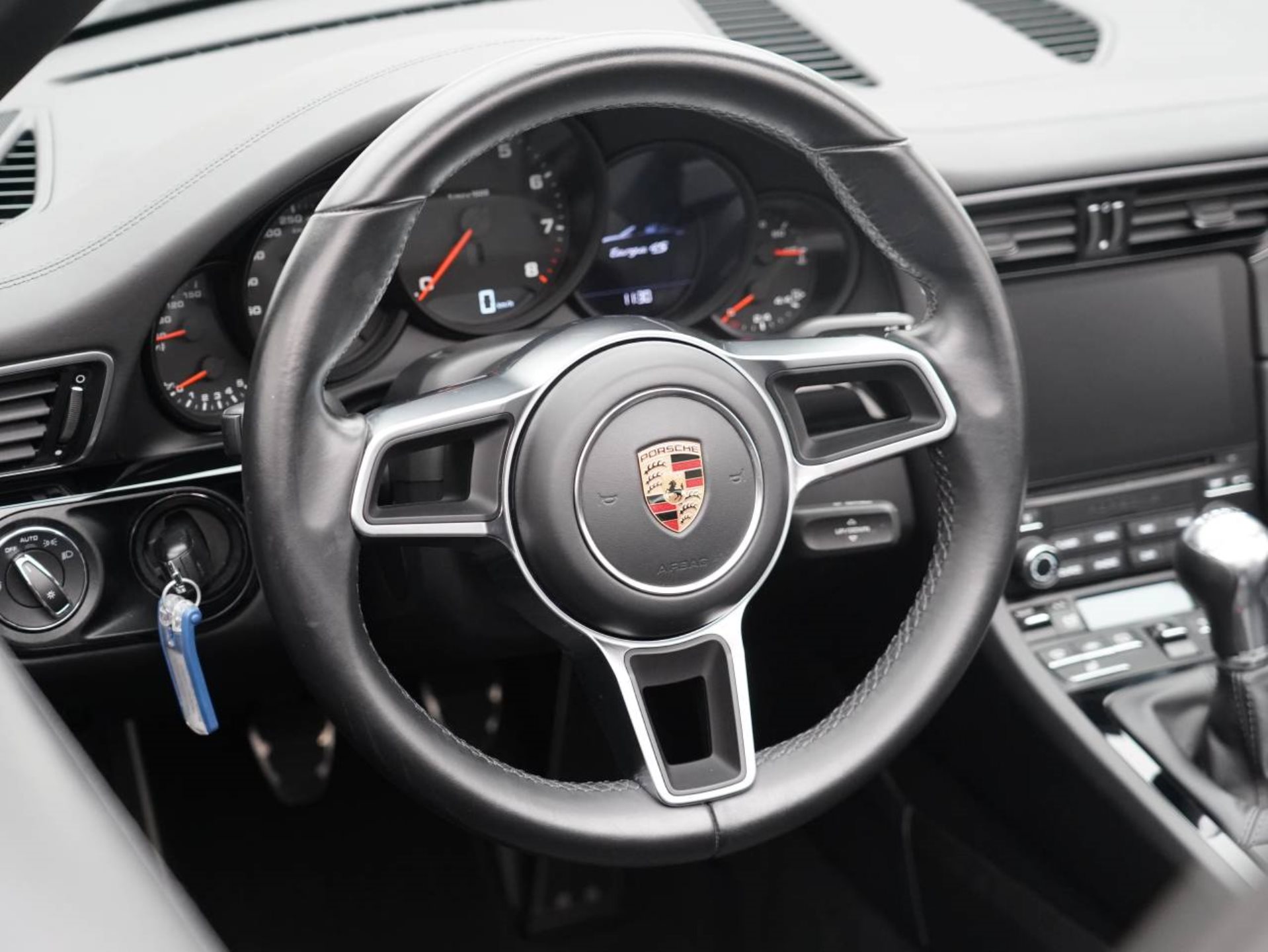 PORSCHE 911 Targa 4S-image-19