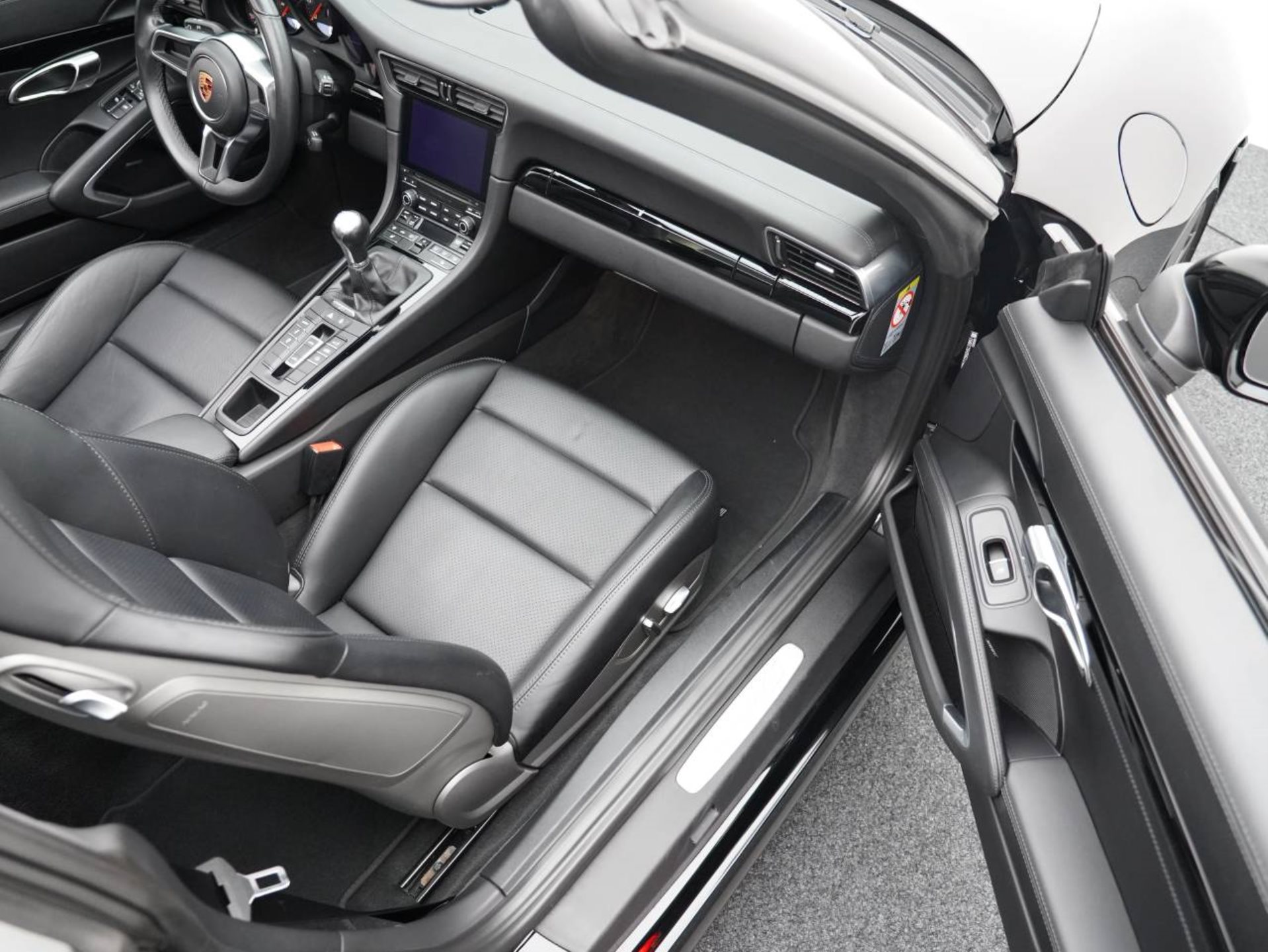 PORSCHE 911 Targa 4S-image-29