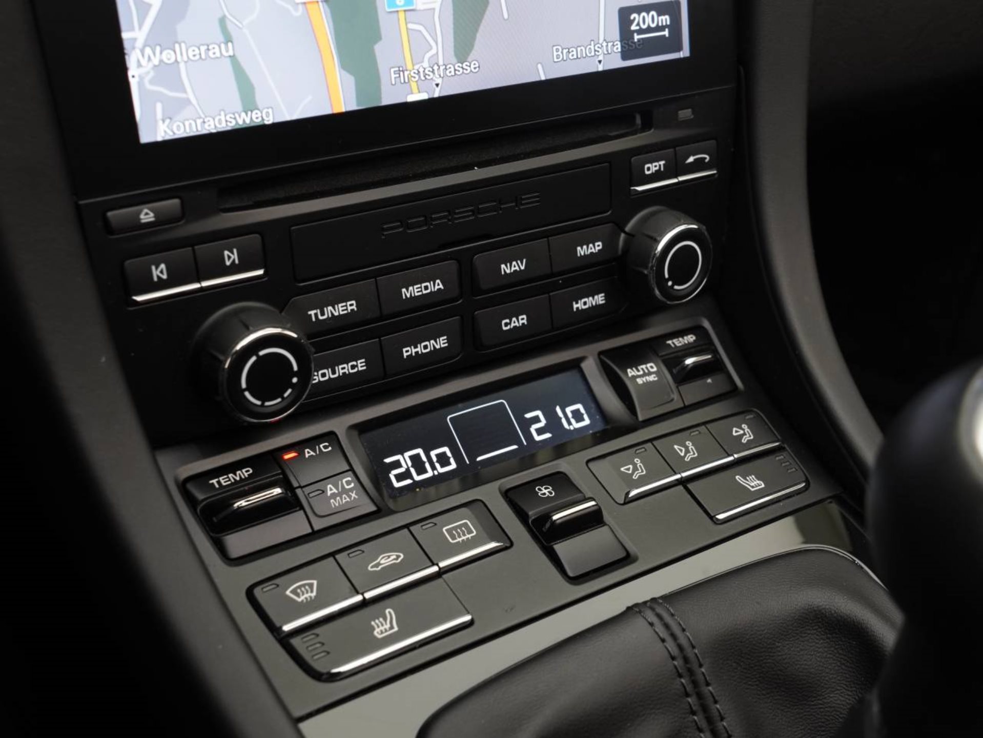 PORSCHE 911 Targa 4S-image-23