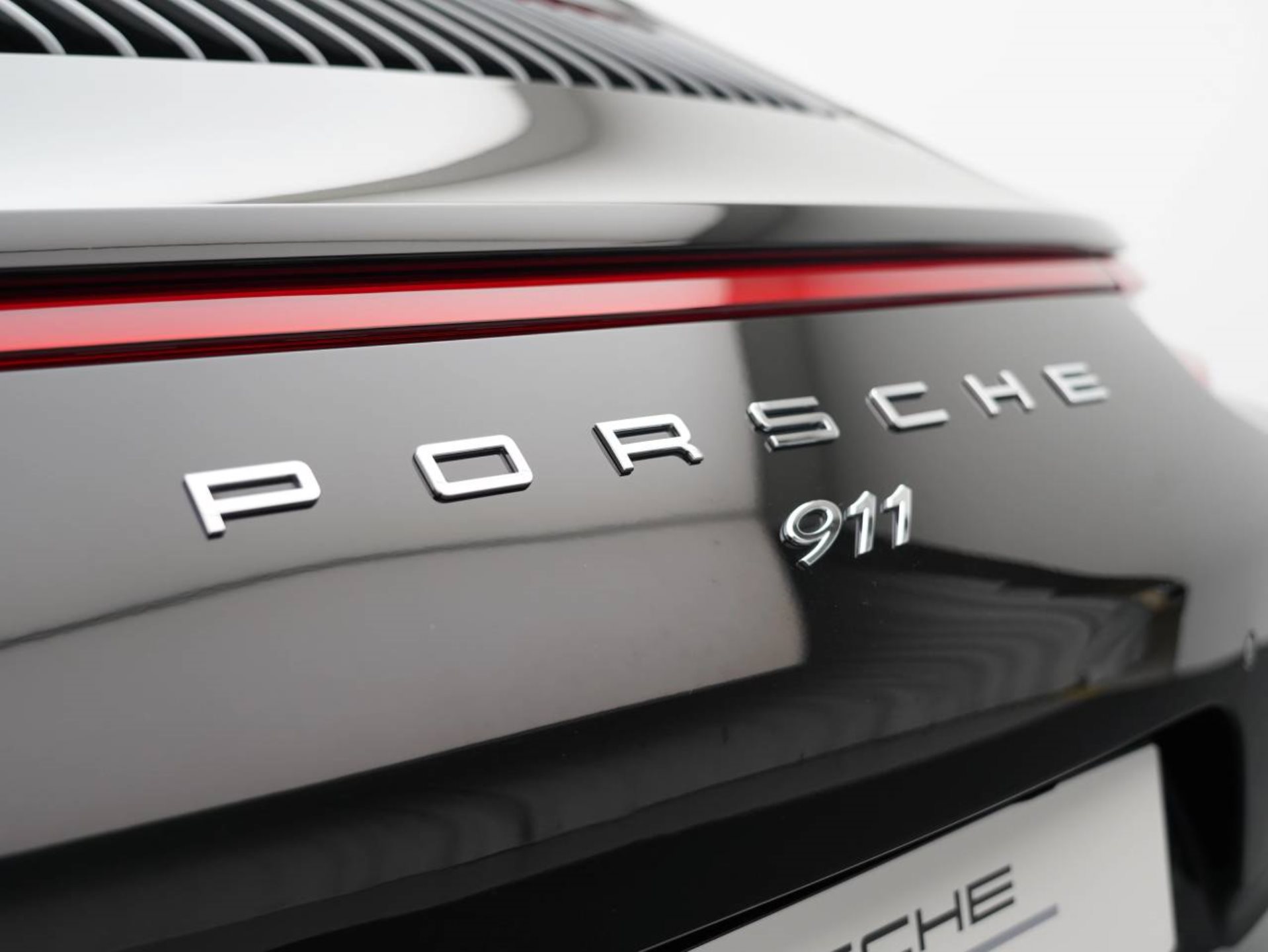 PORSCHE 911 Targa 4S-image-16