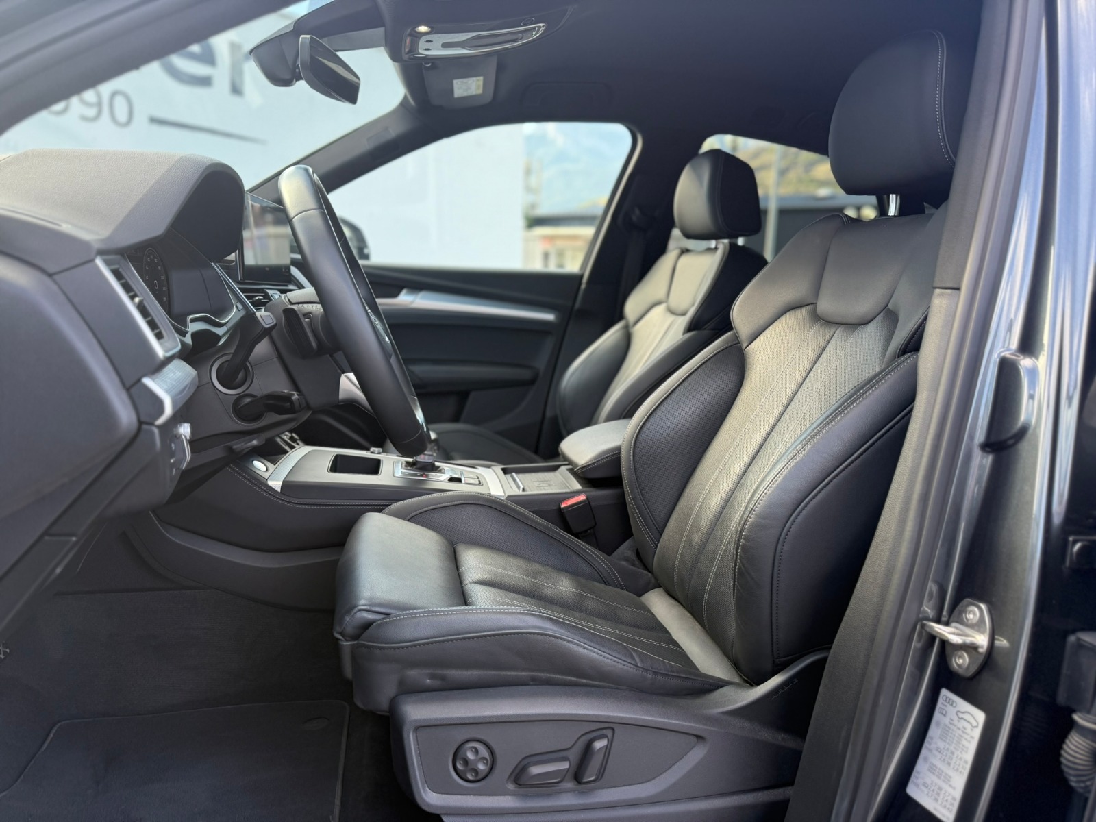 AUDI Q5 Sportback 55 TFSI e PHEV S line quattro S-tronic-image-7