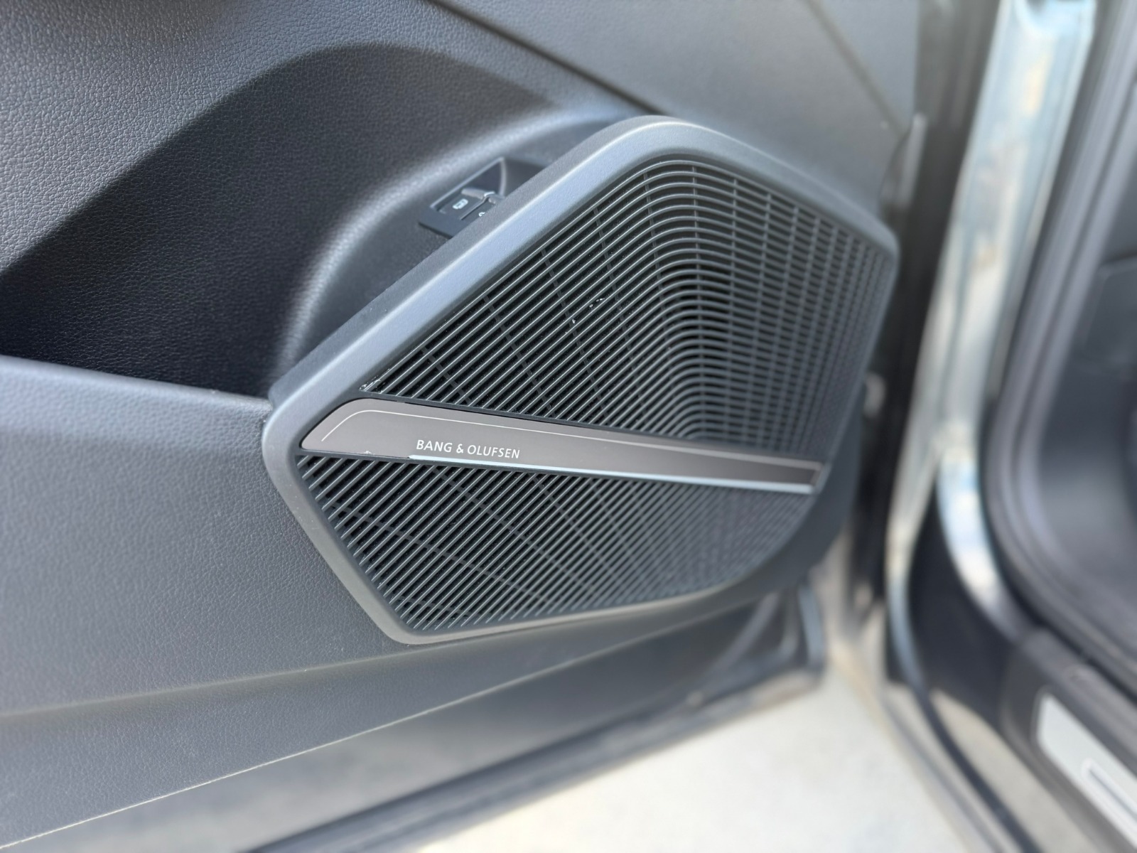 AUDI Q5 Sportback 55 TFSI e PHEV S line quattro S-tronic-image-12