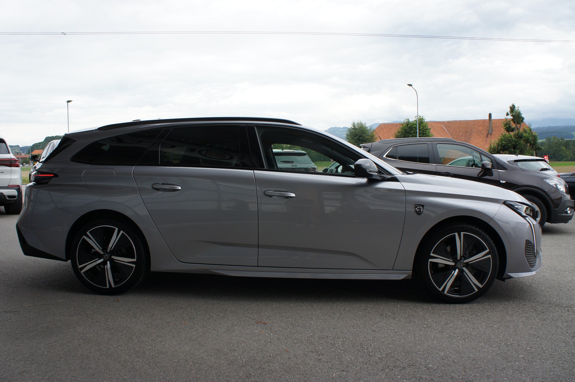 PEUGEOT 308 SW 1.2 Pure Tech GT EAT8-image-5
