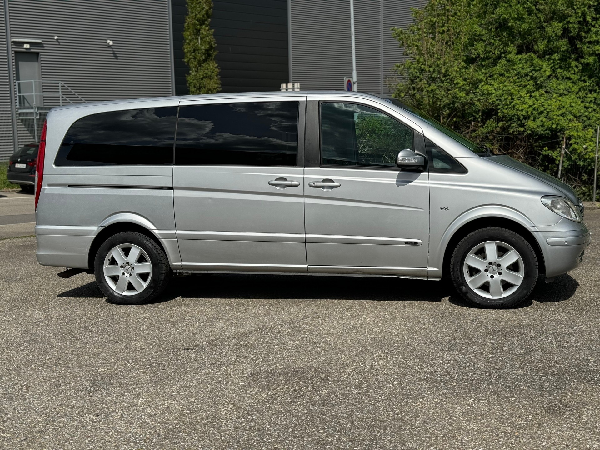 MERCEDES-BENZ Viano 3.0 CDI Ambiente L Automat-image-4