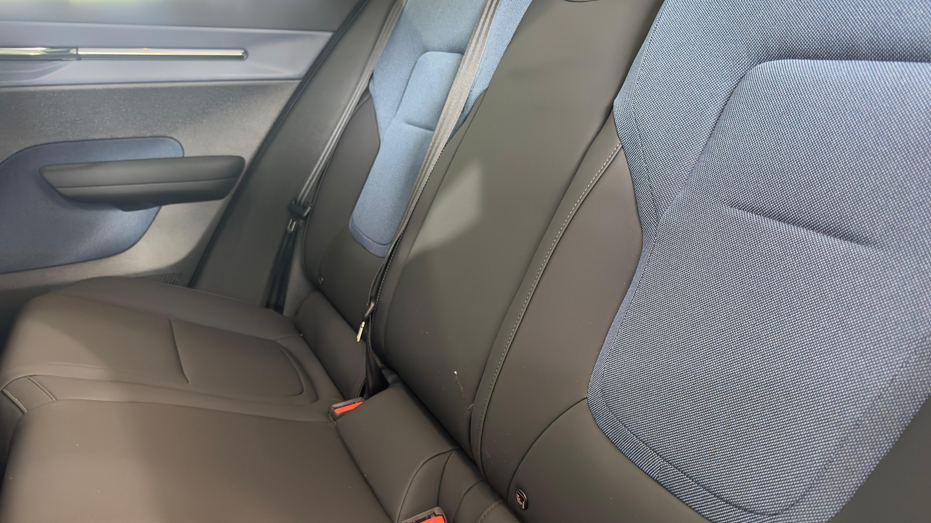 VOLVO EX 30 E60 Core-image-5