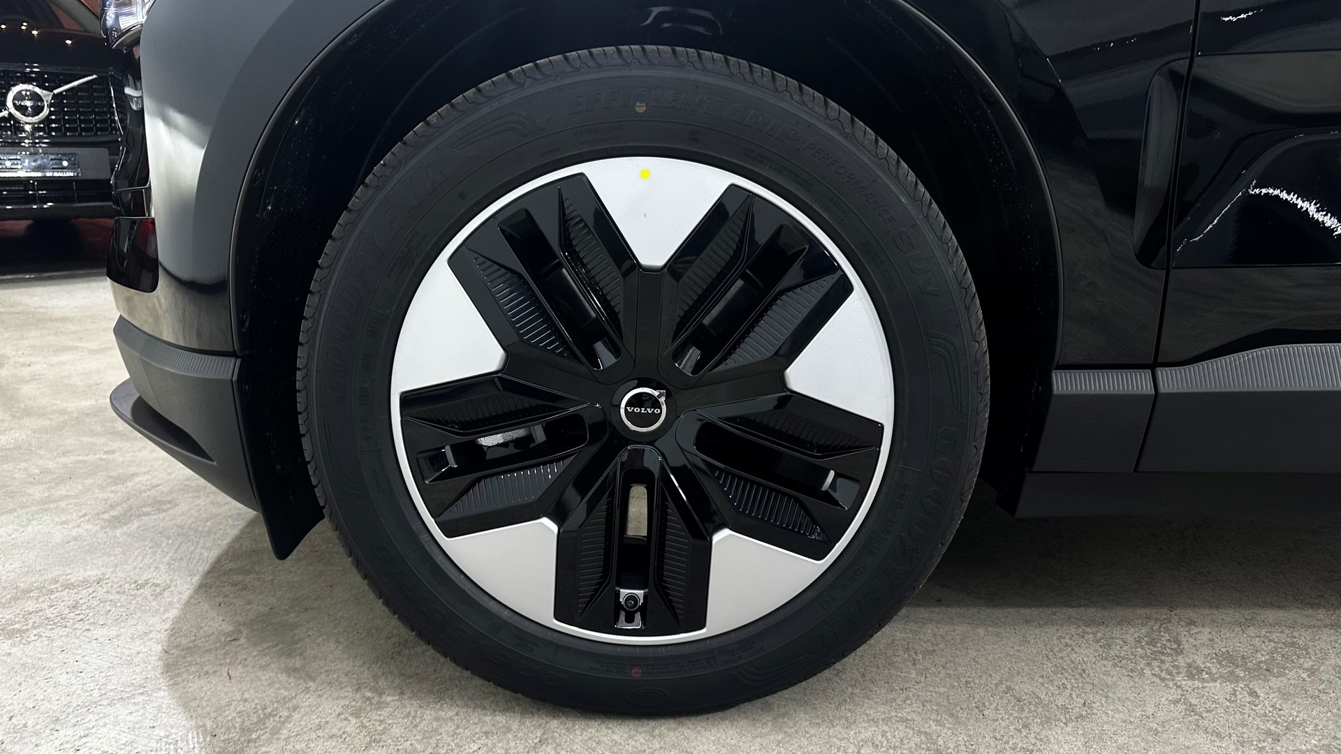 VOLVO EX 30 E60 Core-image-7