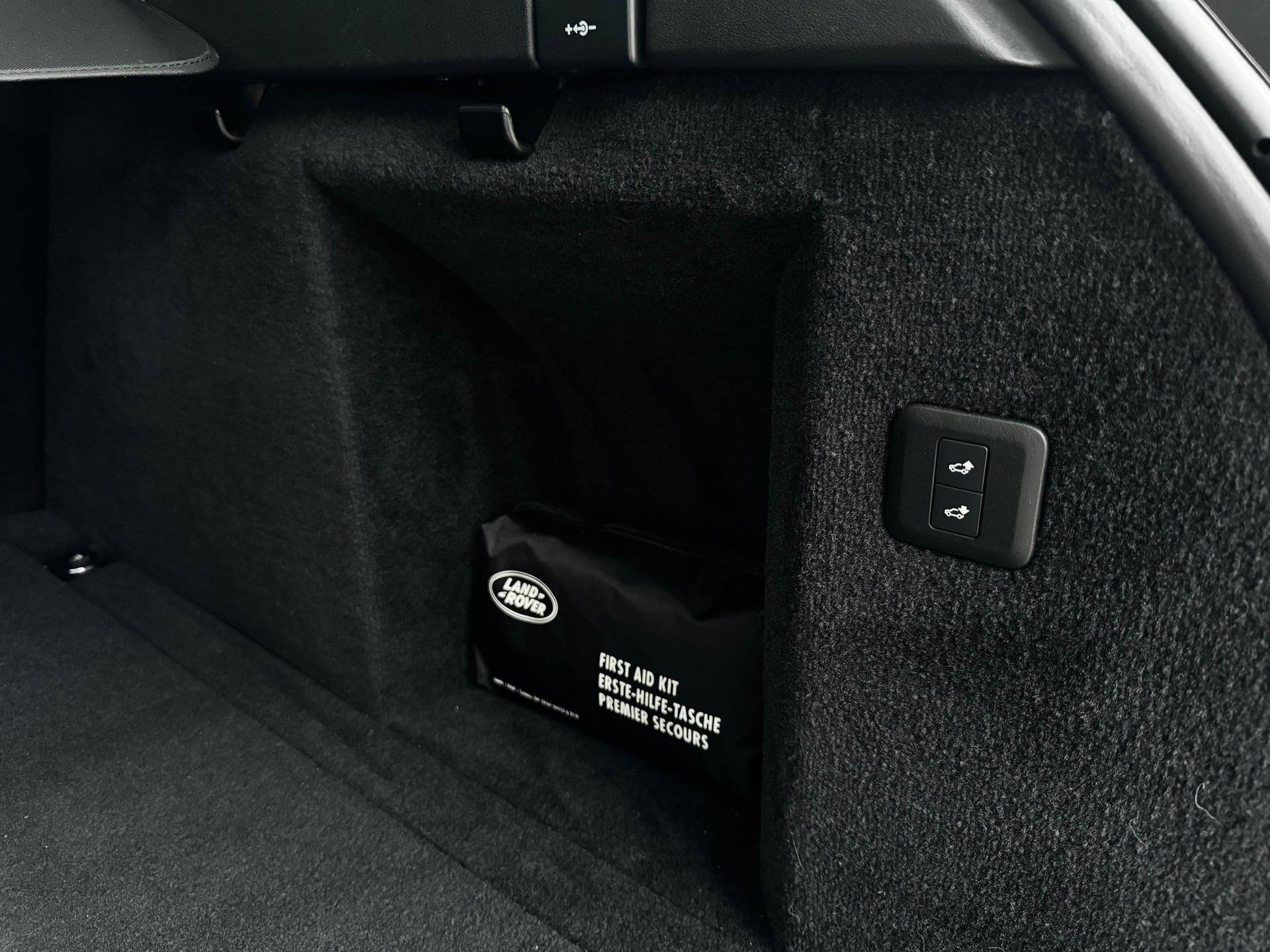 LAND ROVER Range Rover Sport 3.0 V6 S/C HSE Dynamic Automatic-image-13