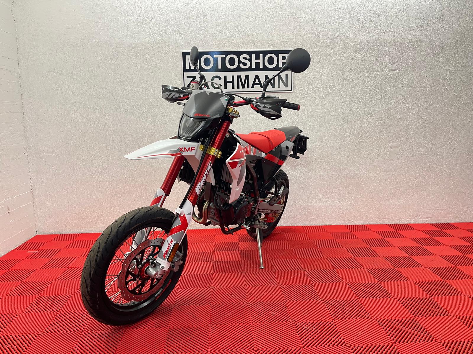 FANTIC XMF 125 Motard-showroom-element-2