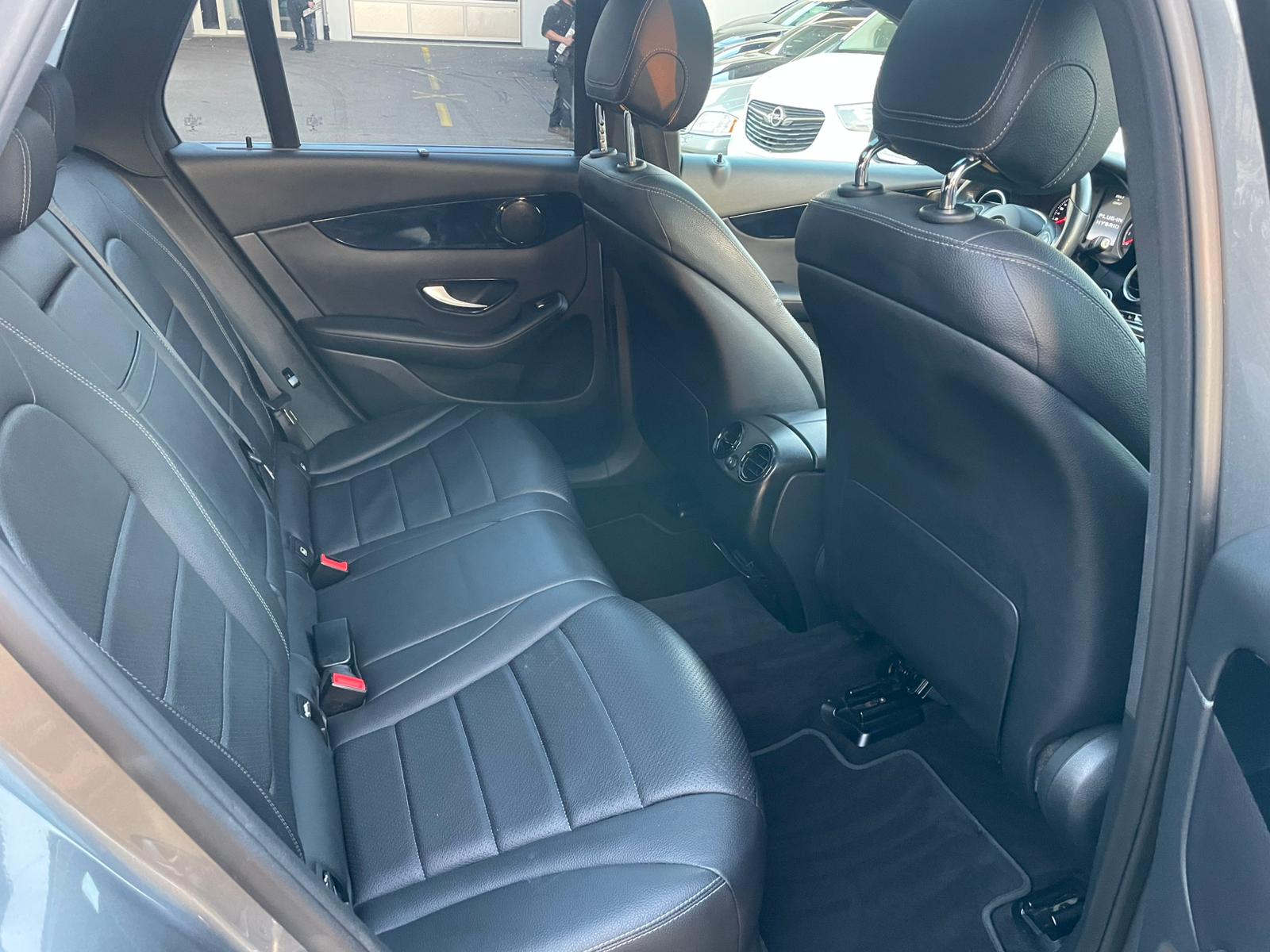 MERCEDES-BENZ GLC 350 e Exclusive 4Matic 7G-Tronic-image-12