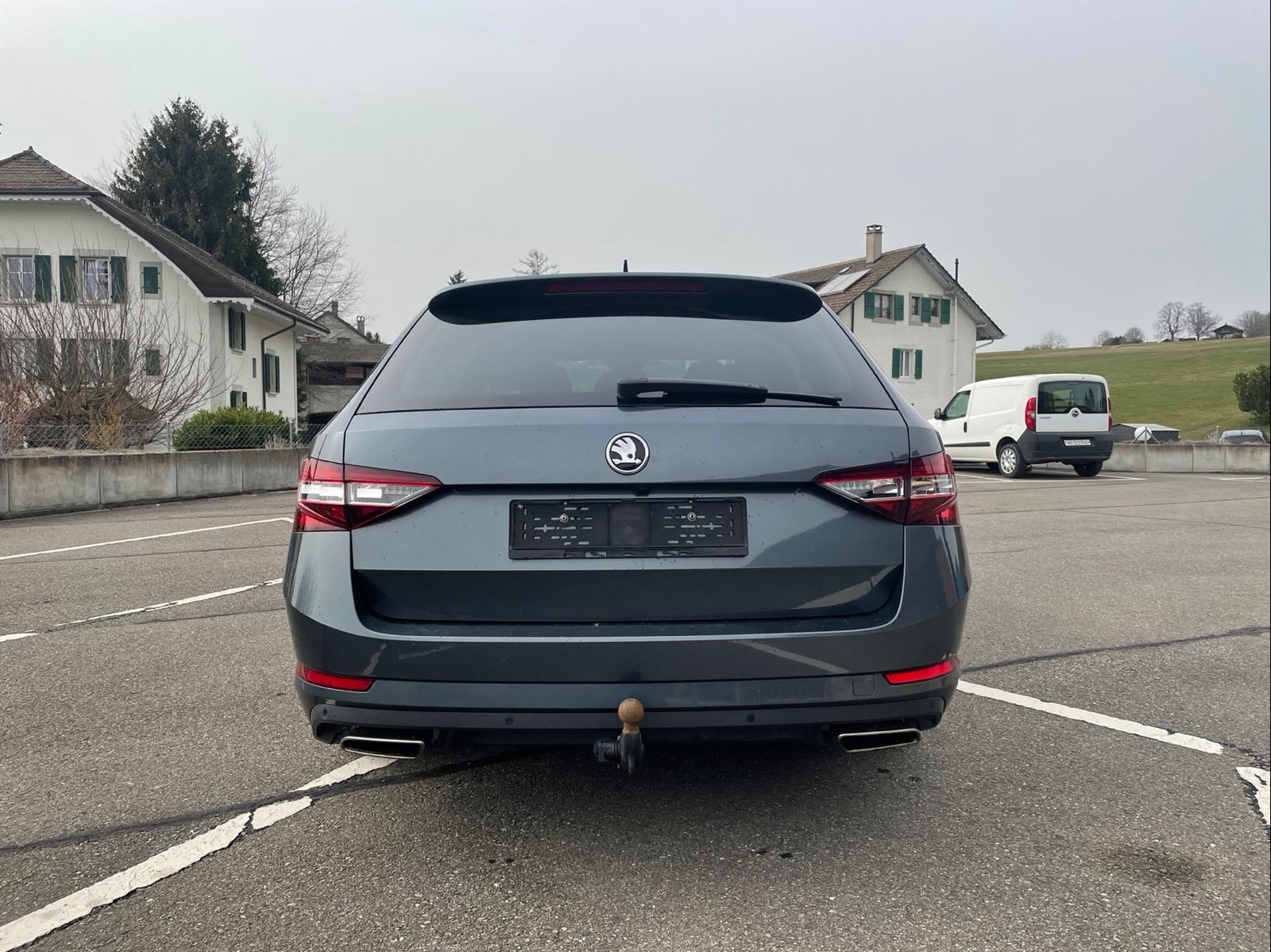 SKODA Superb Combi 2.0 TSI Sport Line DSG 4x4-image-1