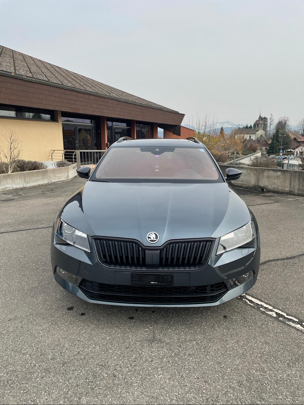SKODA Superb Combi 2.0 TSI Sport Line DSG 4x4-image-3