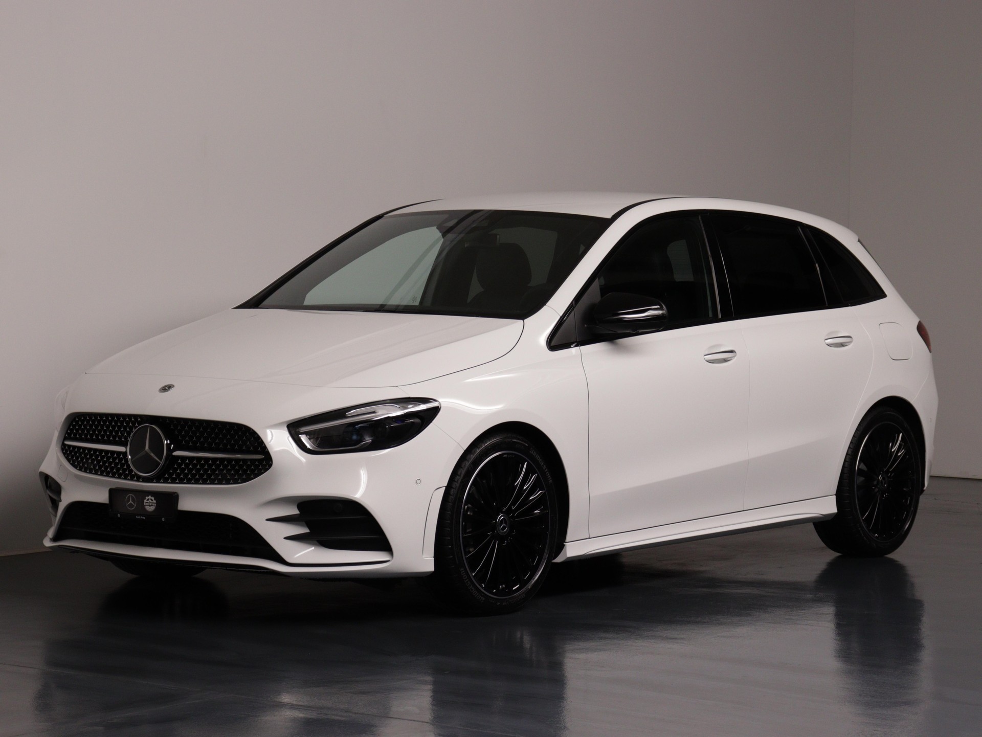 MERCEDES-BENZ B 200 AMG Line-image-0