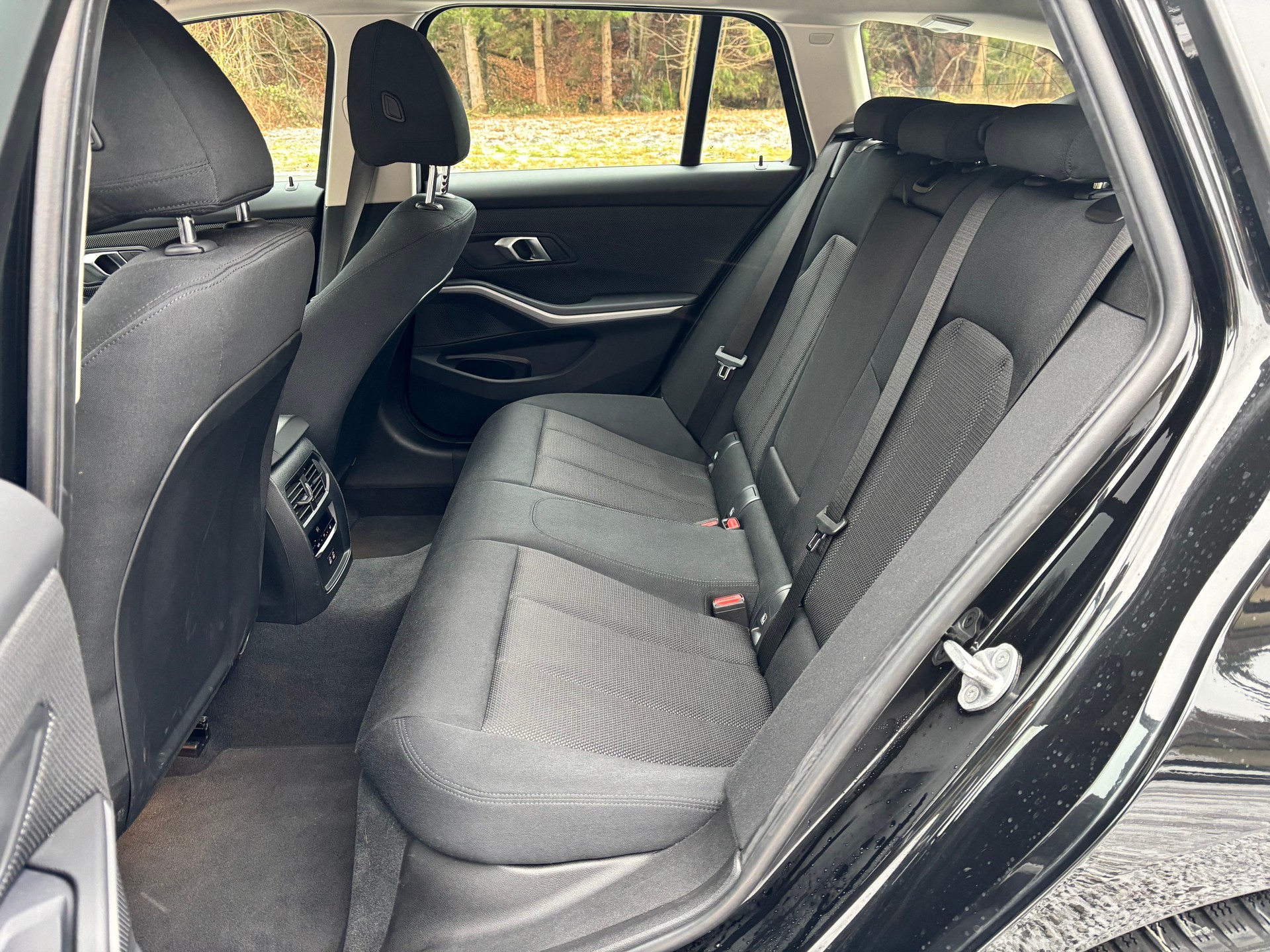 BMW 320d xDrive 48V Touring Steptronic-image-6