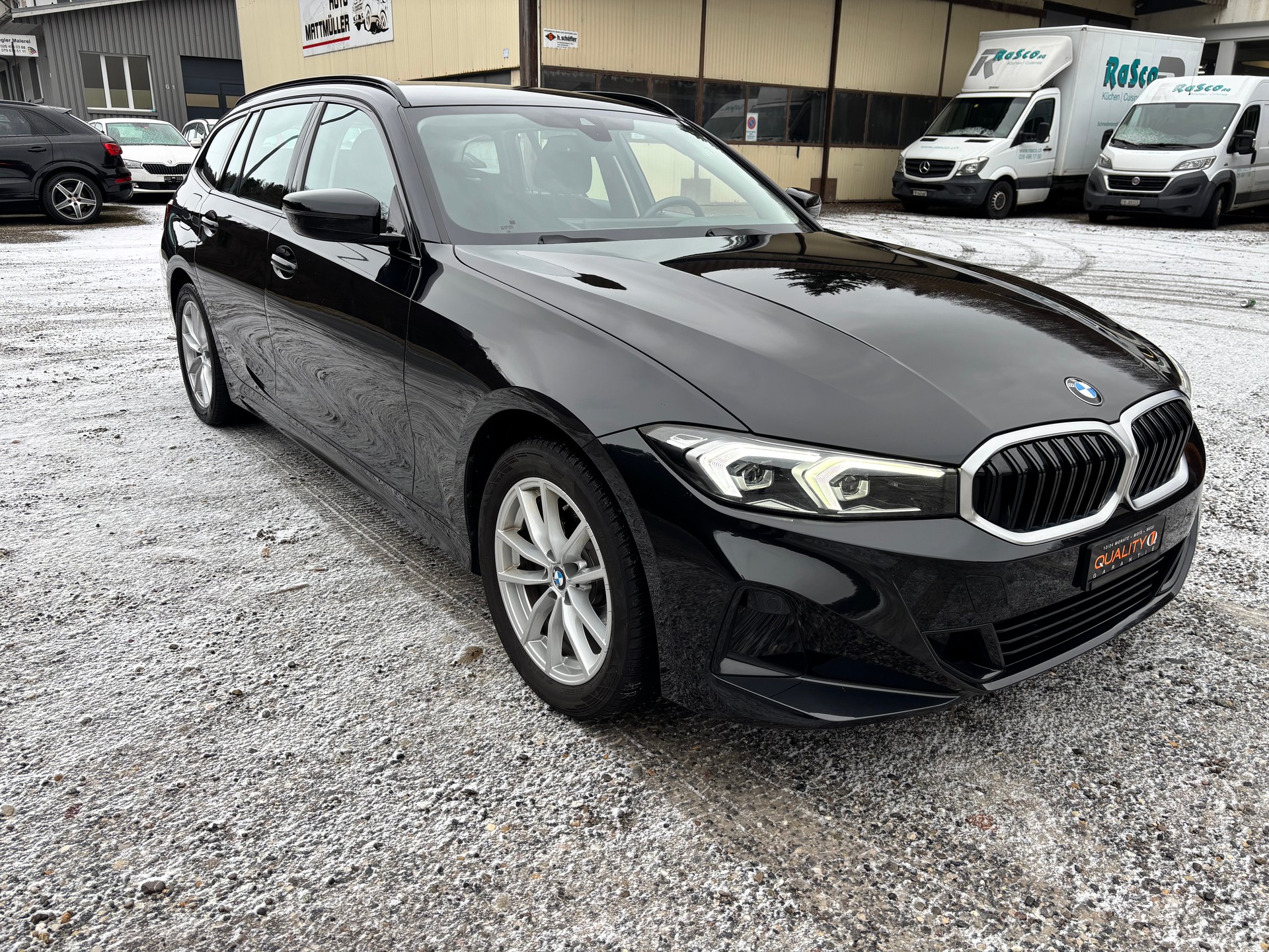 BMW 320d xDrive 48V Touring Steptronic-showroom-element-1